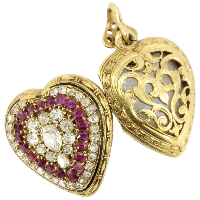 French Belle Epoque 18K Yellow Gold Old Mine Cut Ruby Rose Cut Heart Locket - Queen May