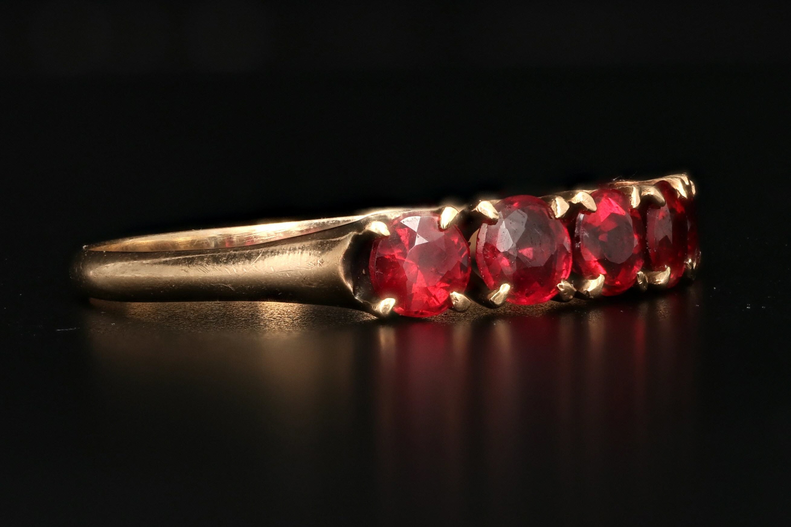 Victorian 10K Yellow Gold 1.5 CTW Garnet Ring - Queen May