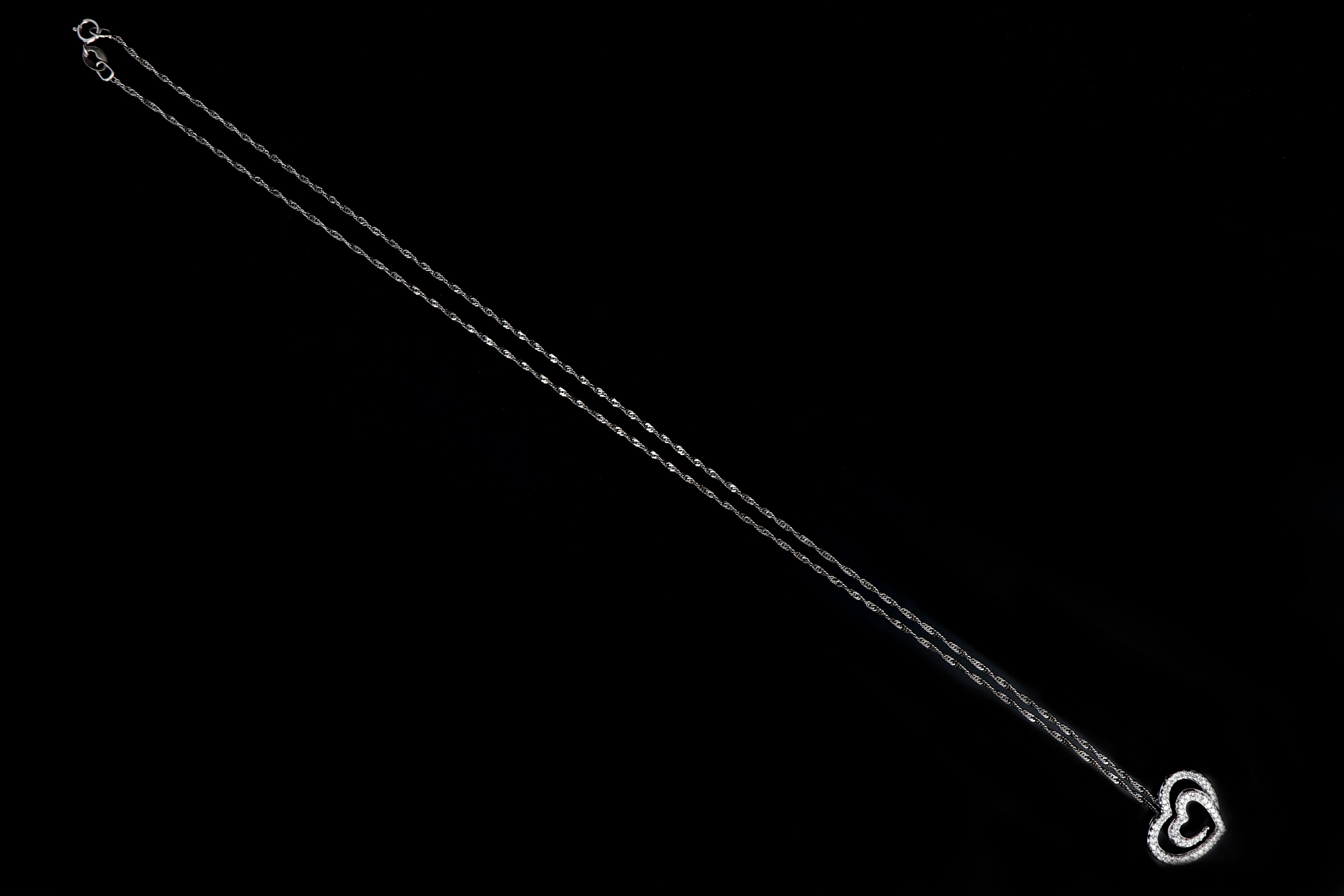 Modern 14K White Gold .25CTW Diamond Heart Pendant Necklace - Queen May