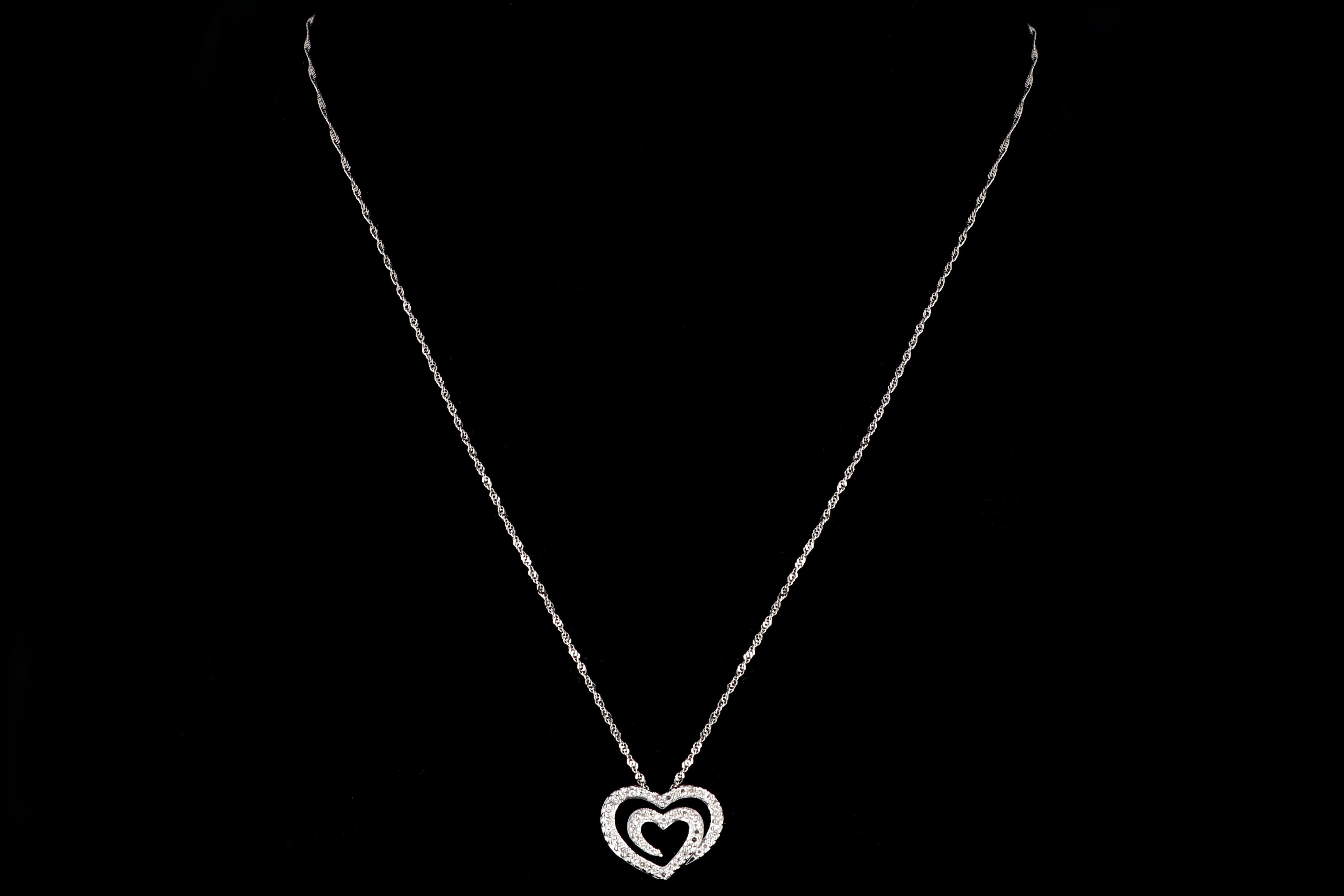 Modern 14K White Gold .25CTW Diamond Heart Pendant Necklace - Queen May