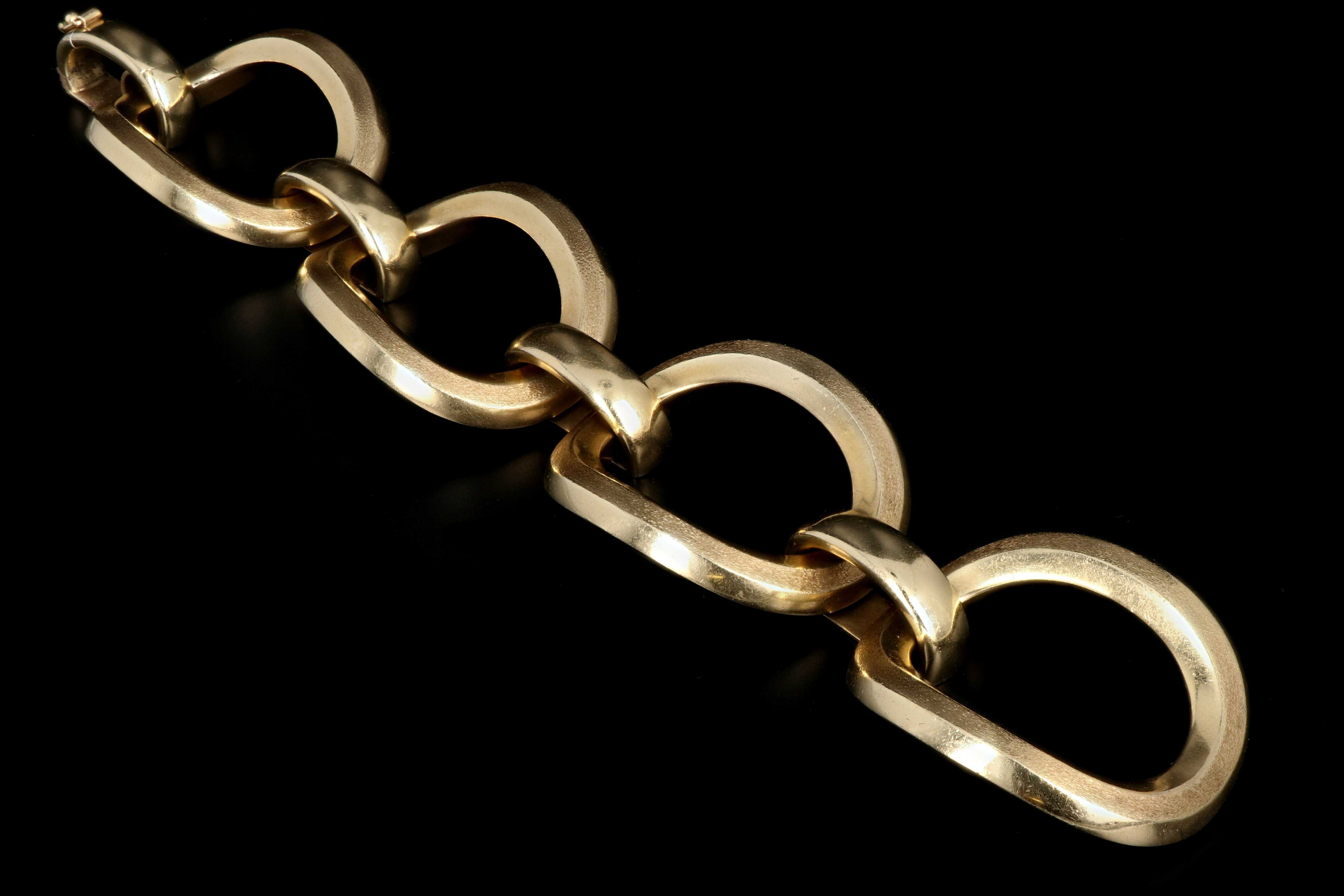 Vintage 14K Yellow Gold Large Oval Link Bracelet - Queen May