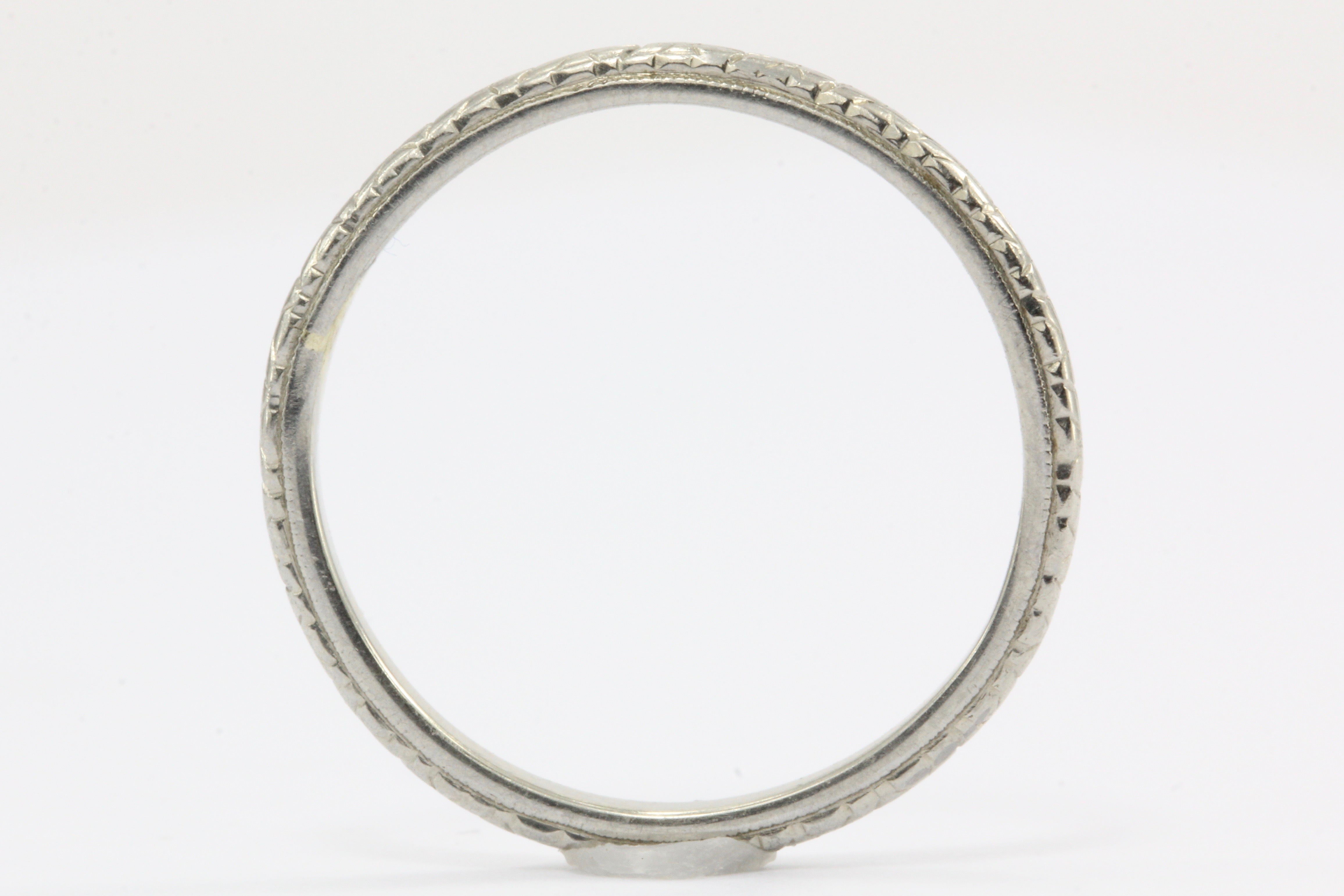 18K White Gold Art Deco Etched Wedding Band - Queen May