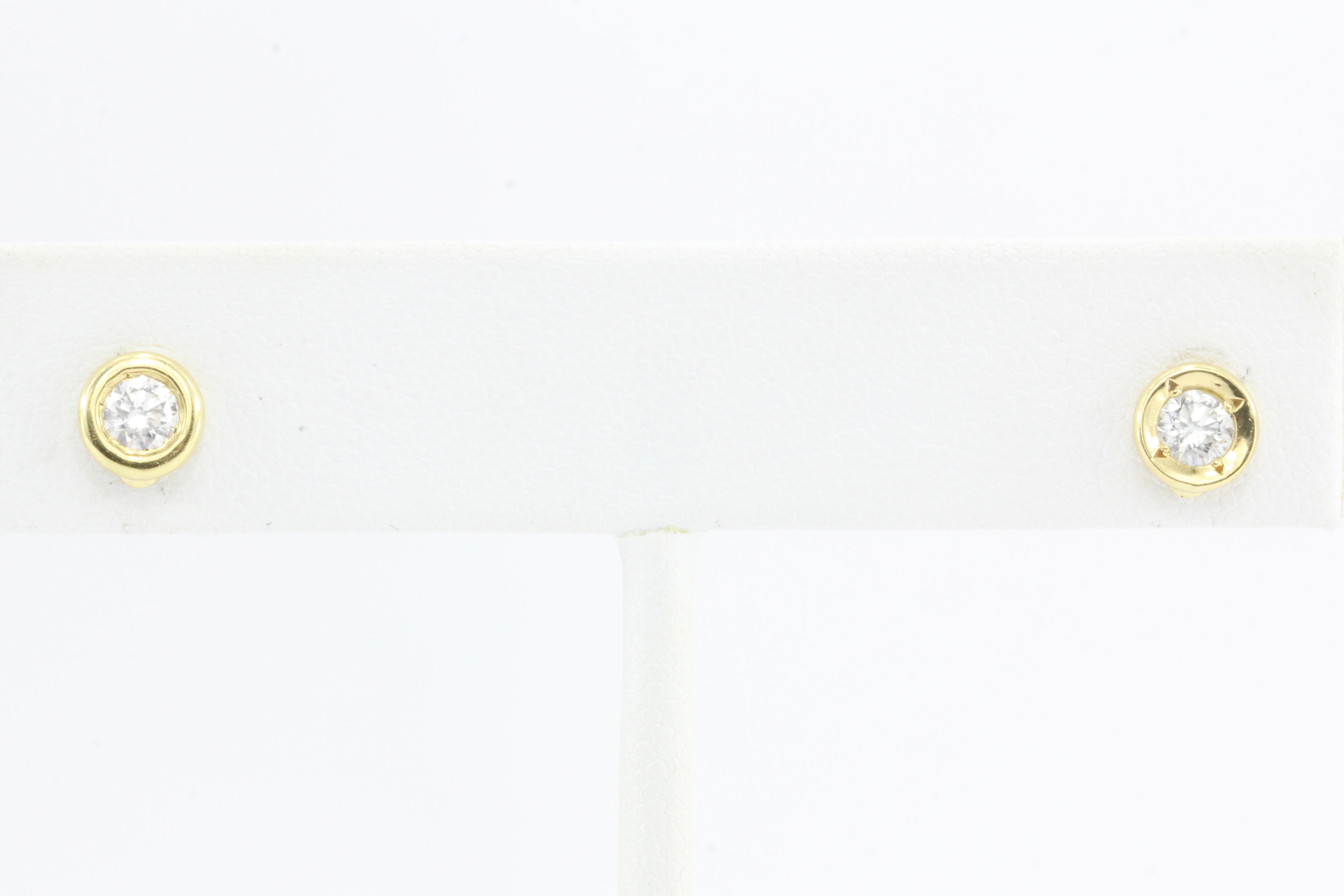 Roberto Coin 18K Gold Diamond Solitaire Stud Earrings .38 ctw - Queen May