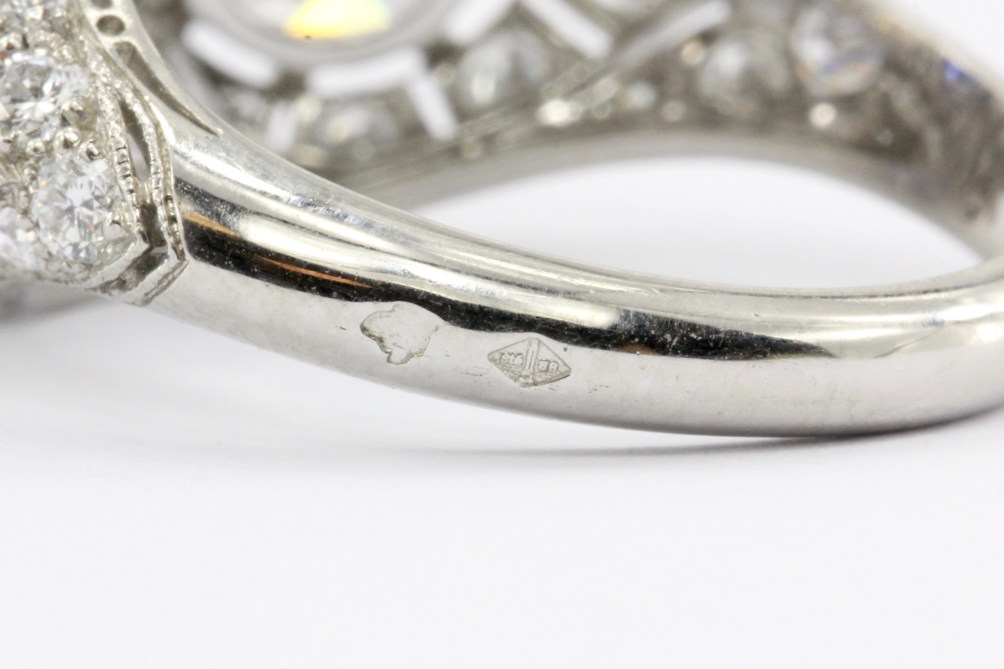 French Art Deco Style Platinum 2.6 Carat Blue Sapphire Diamond Ring IGI - Queen May