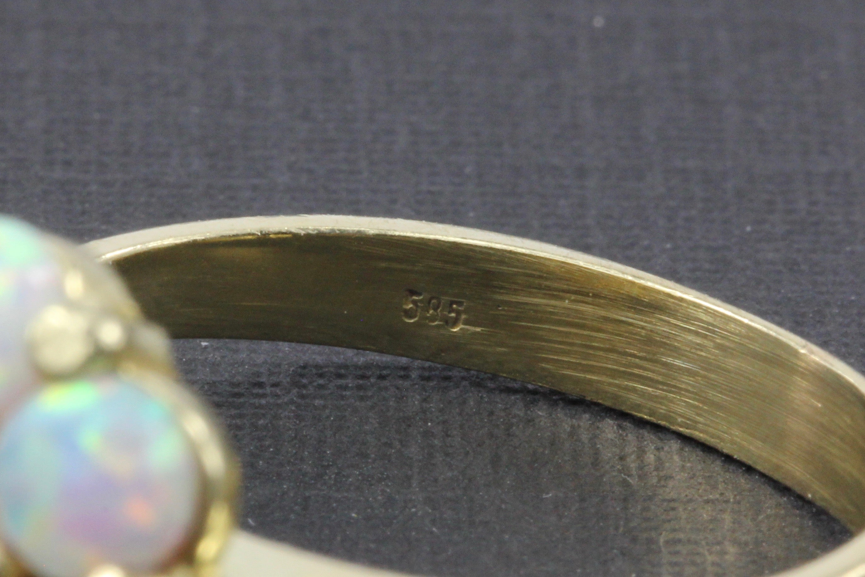 Vintage 14K Gold Opal Cluster Ring 1 CTW - Queen May