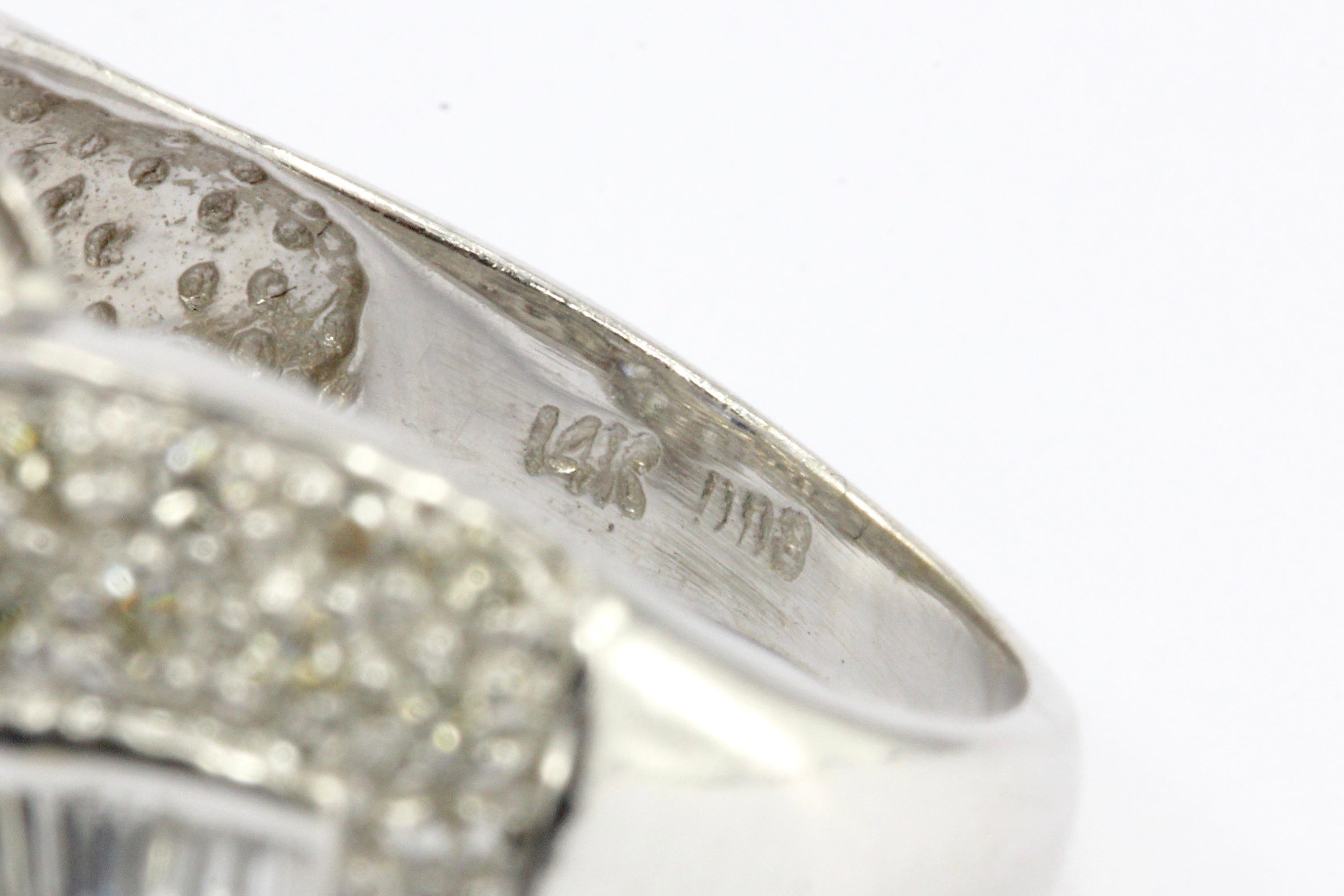 14K White Gold Tanzanite and Diamond Cocktail Ring Size 5.25 - Queen May