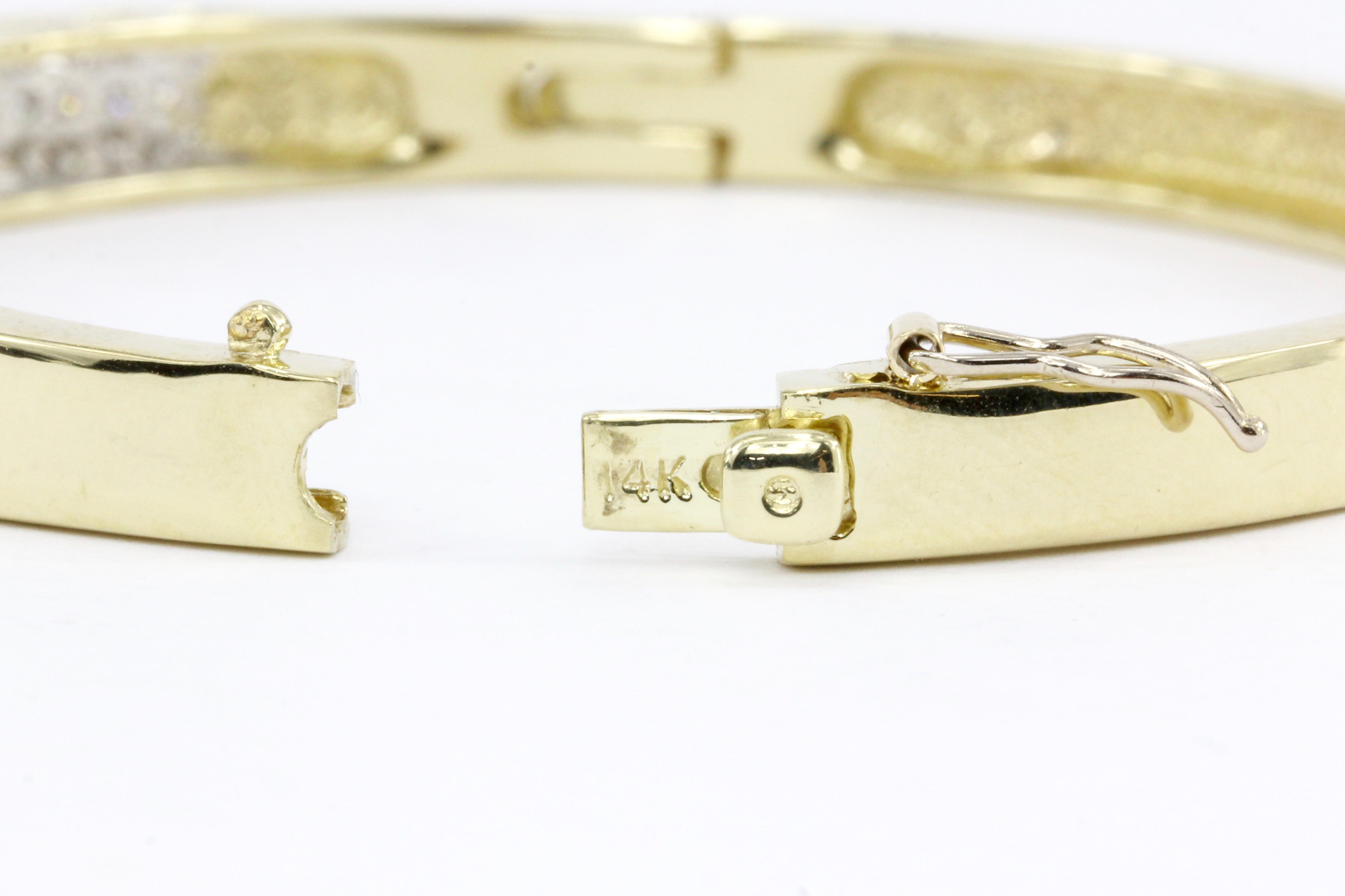 14K Yellow Gold 2 CTW Diamond Bangle Bracelet - Queen May