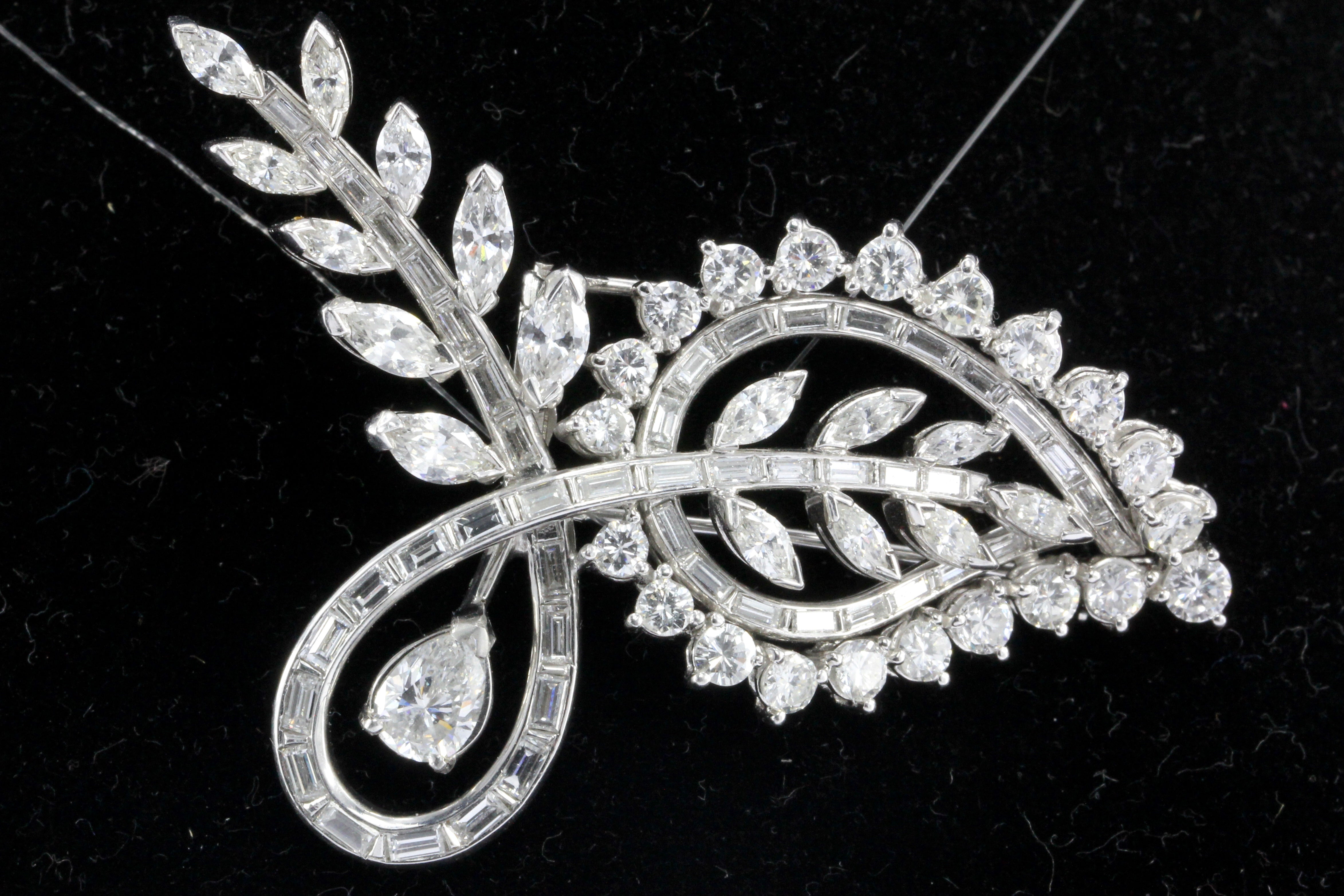 Retro Platinum 8 Carat Diamond Brooch - Queen May