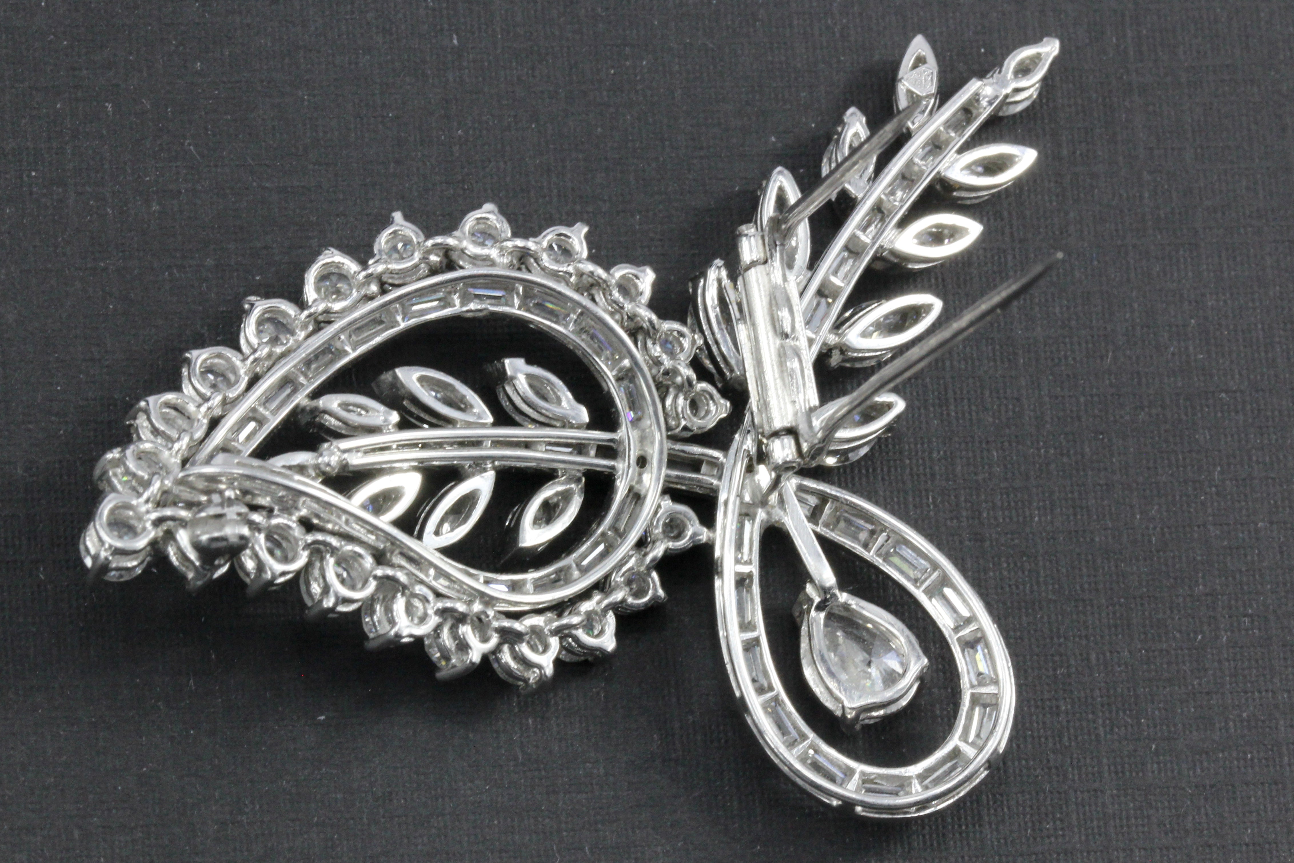 Retro Platinum 8 Carat Diamond Brooch - Queen May