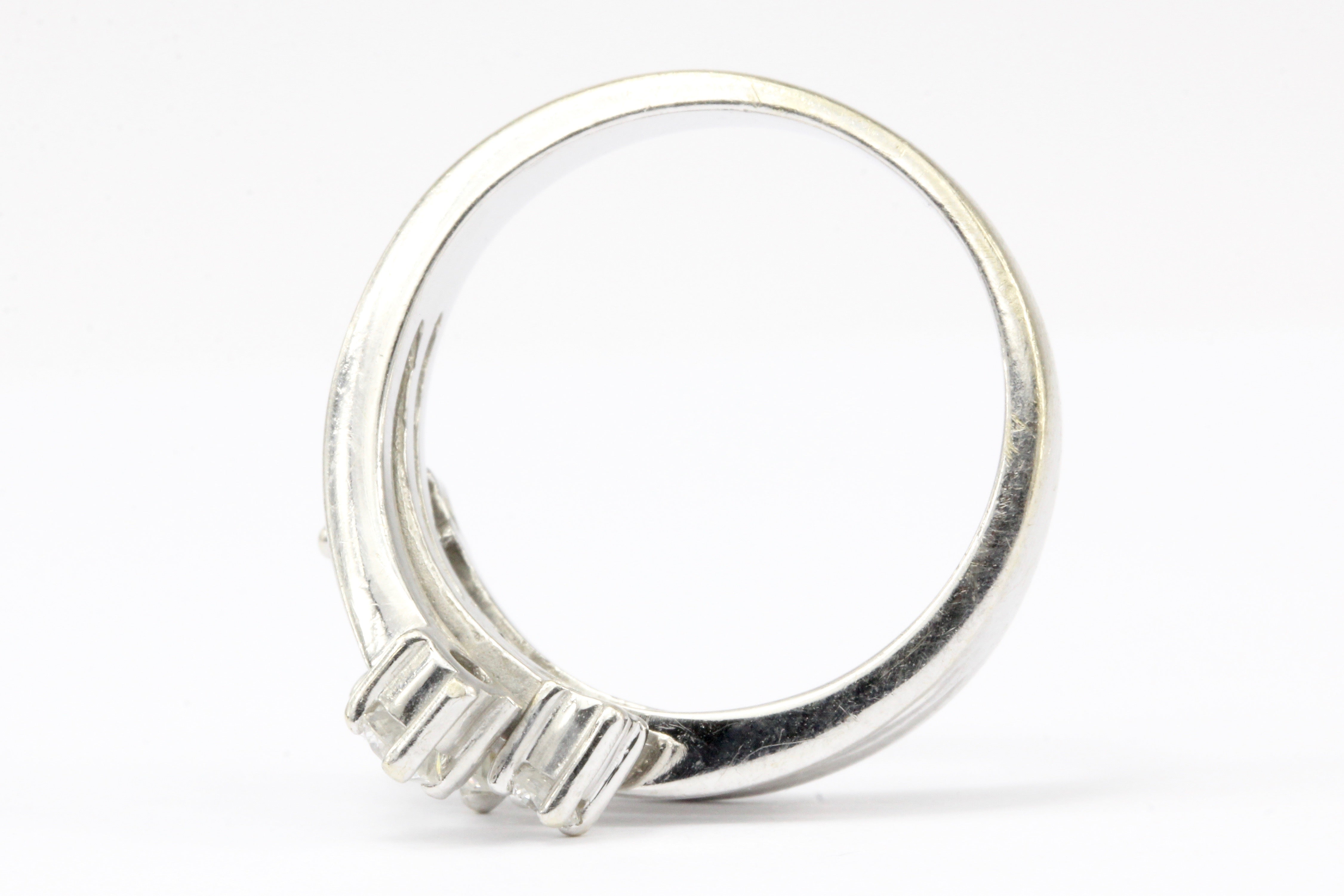 Retro 14K White Gold Diamond Cascade Ring - Queen May