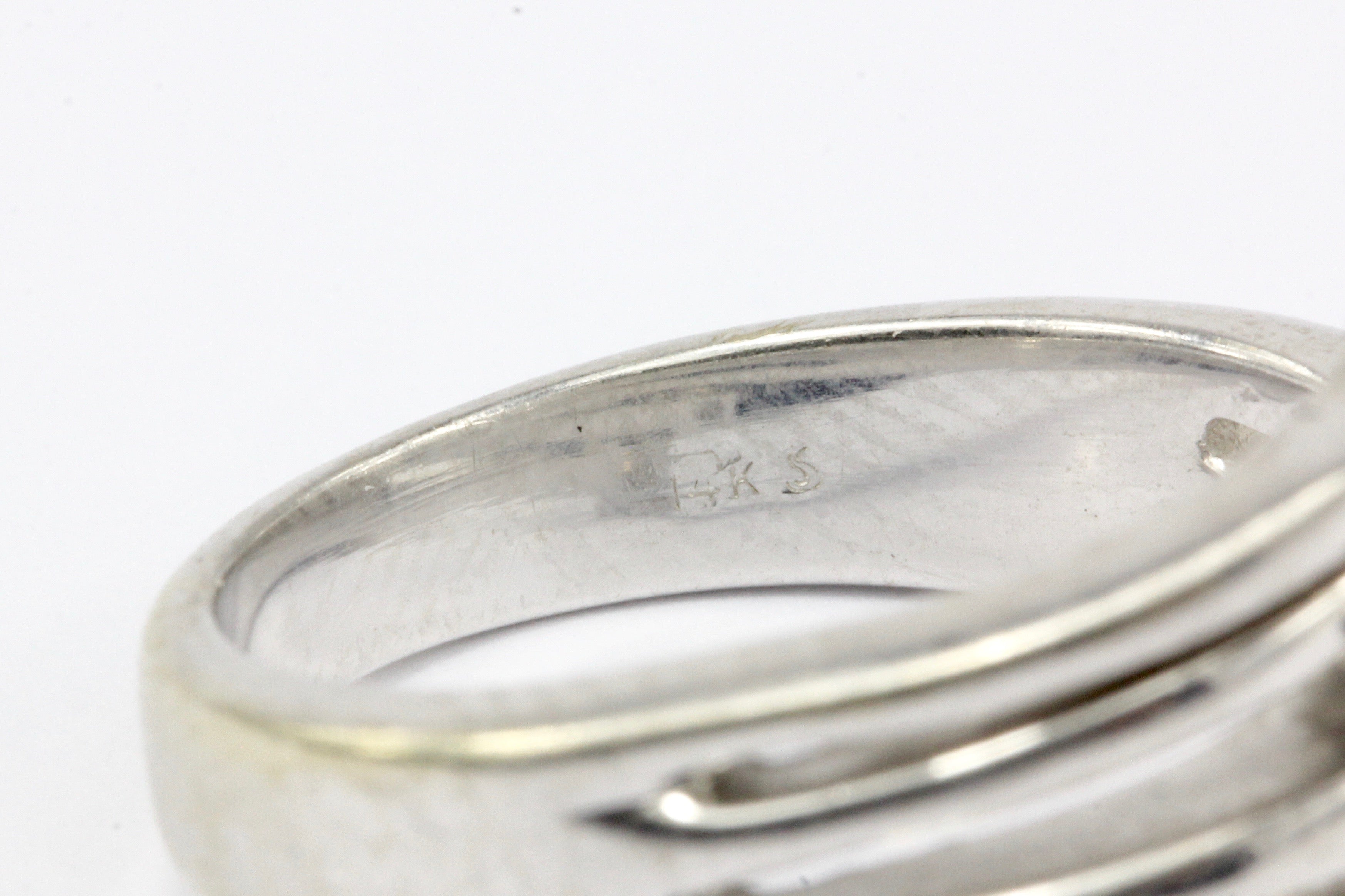 Retro 14K White Gold Diamond Cascade Ring - Queen May