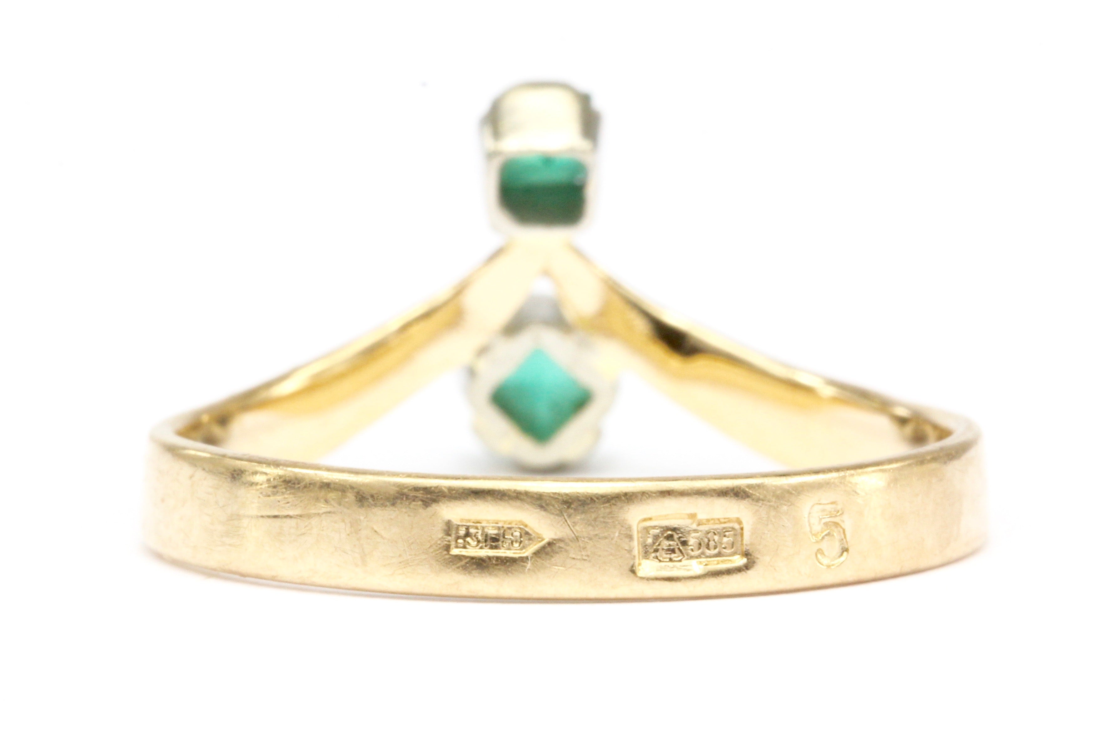 14k Yellow Gold Ukranian Green Spinel Ring Size 6.75 - Queen May