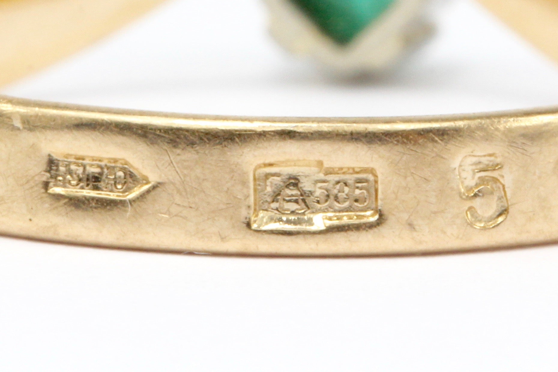 14k Yellow Gold Ukranian Green Spinel Ring Size 6.75 - Queen May