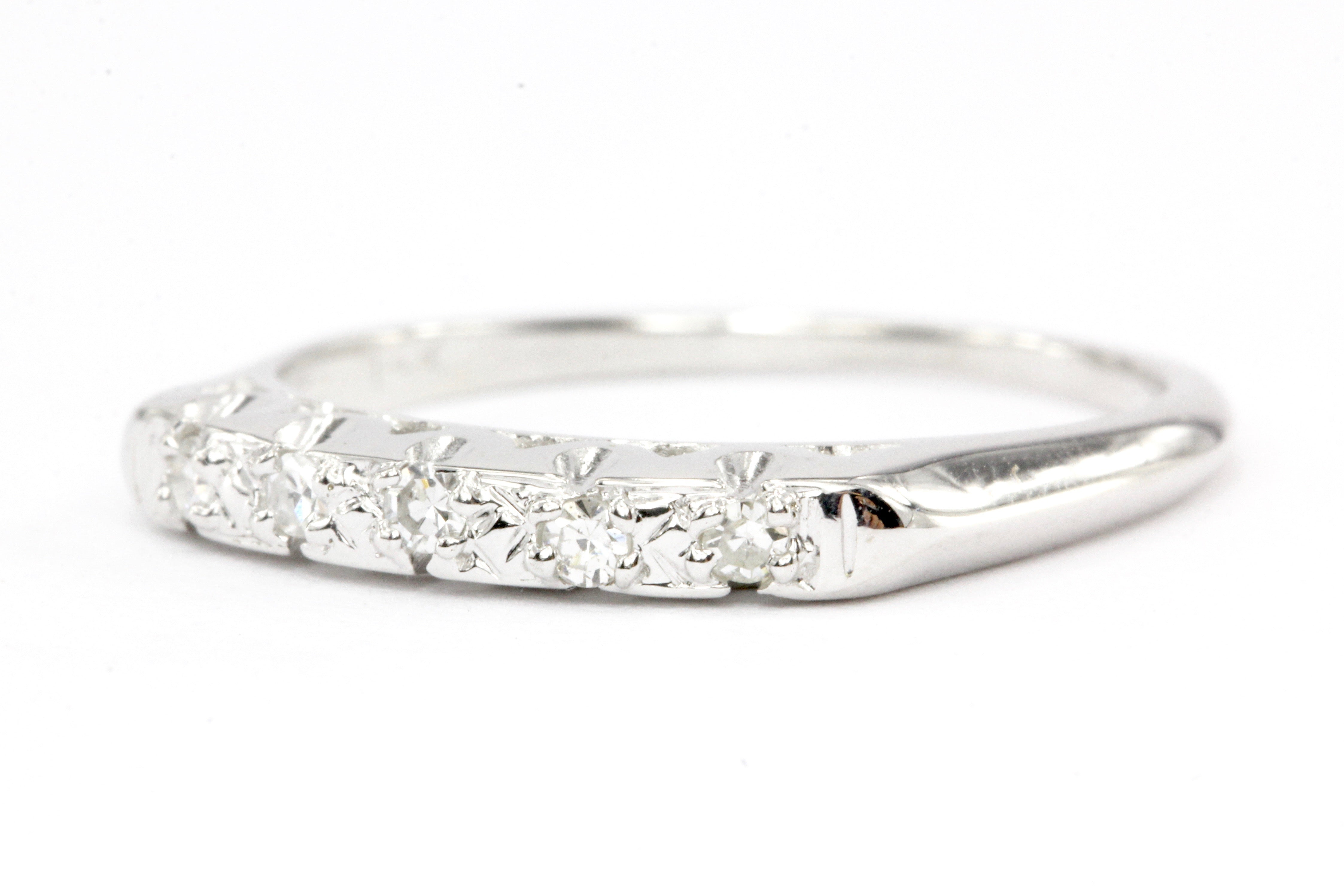 14K White Gold .1 CTW Diamond Band - Queen May