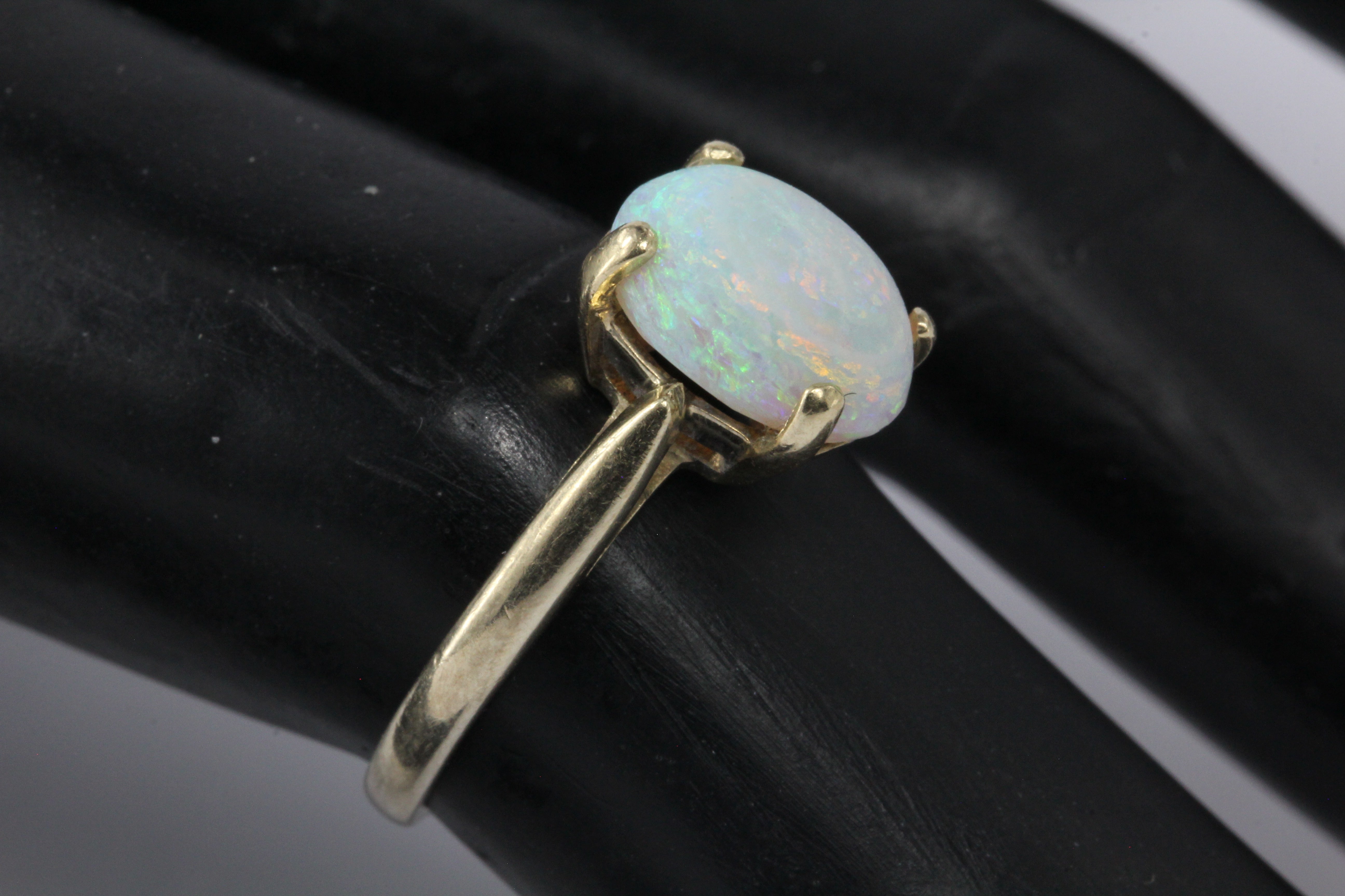 14K Yellow Gold 1.72 Carat Opal Ring Size 5.25 - Queen May