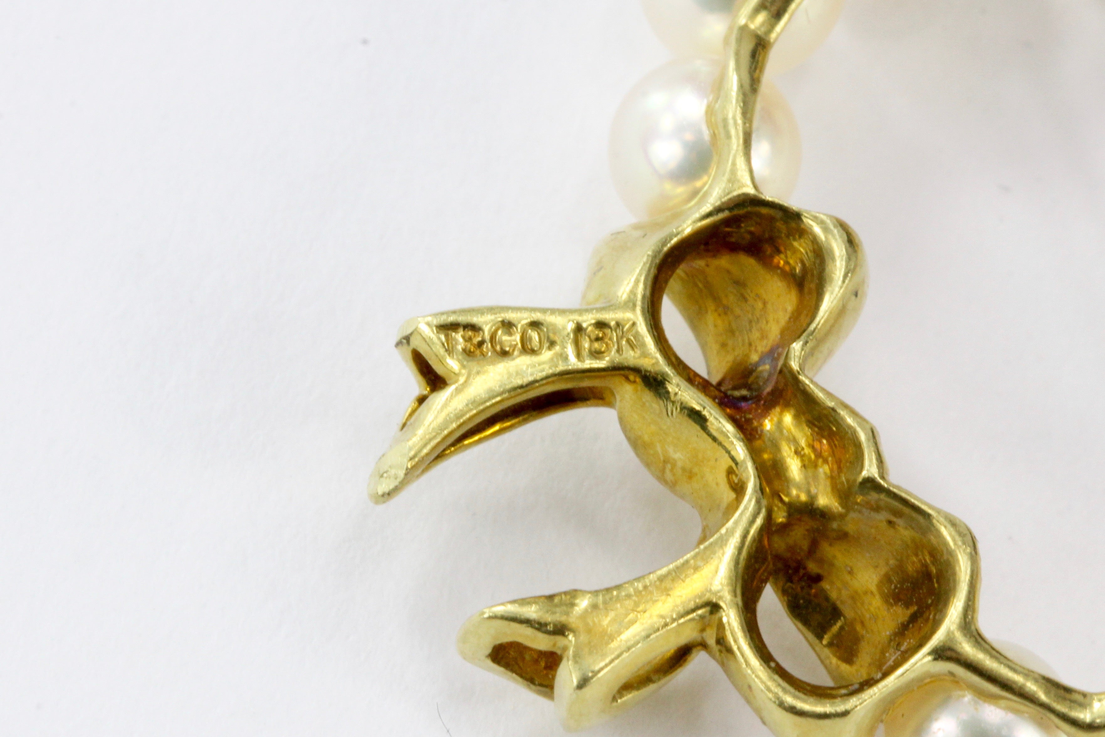 Tiffany & Co 18K Yellow Gold and Pearl Wreath with Bow Brooch Pin - Queen May