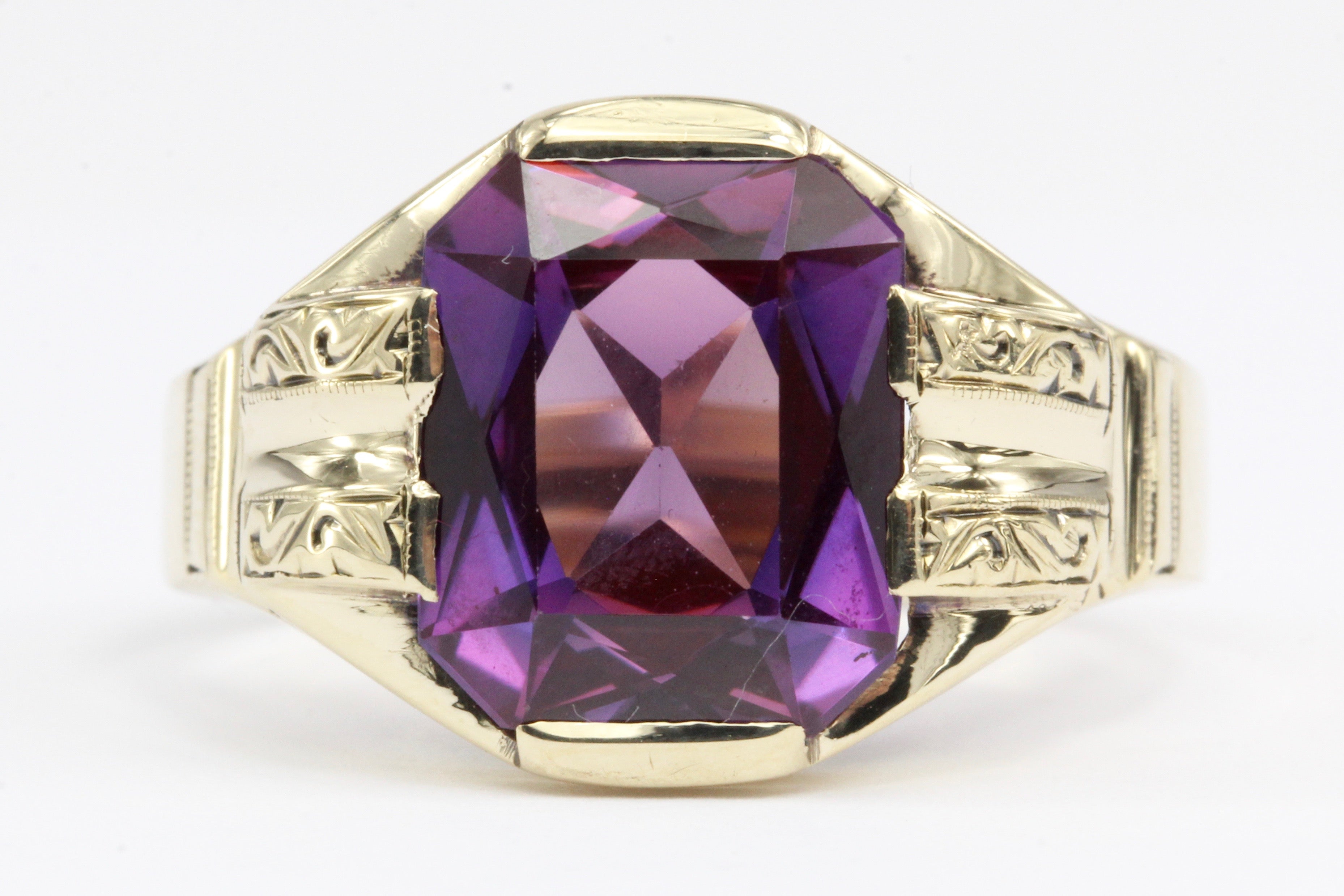 10K Yellow Gold Color Change Sapphire Ring Size 9.5 - Queen May