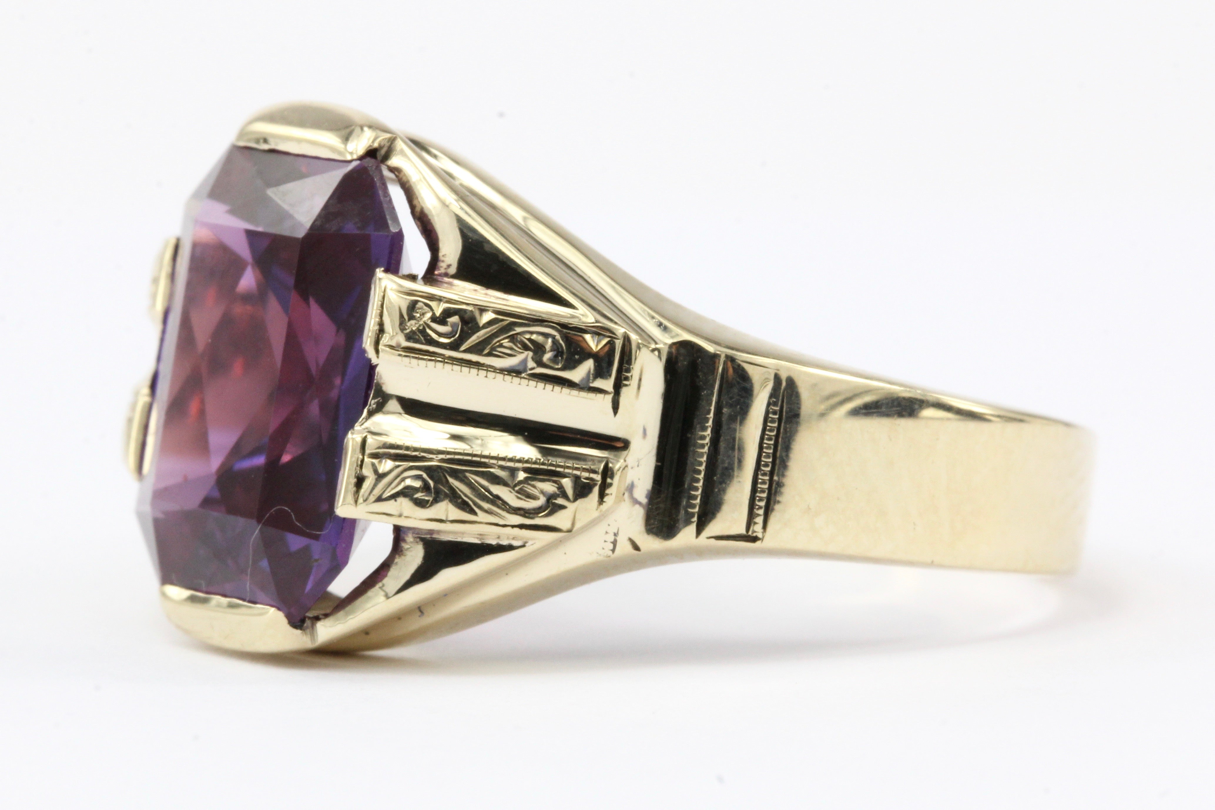 10K Yellow Gold Color Change Sapphire Ring Size 9.5 - Queen May