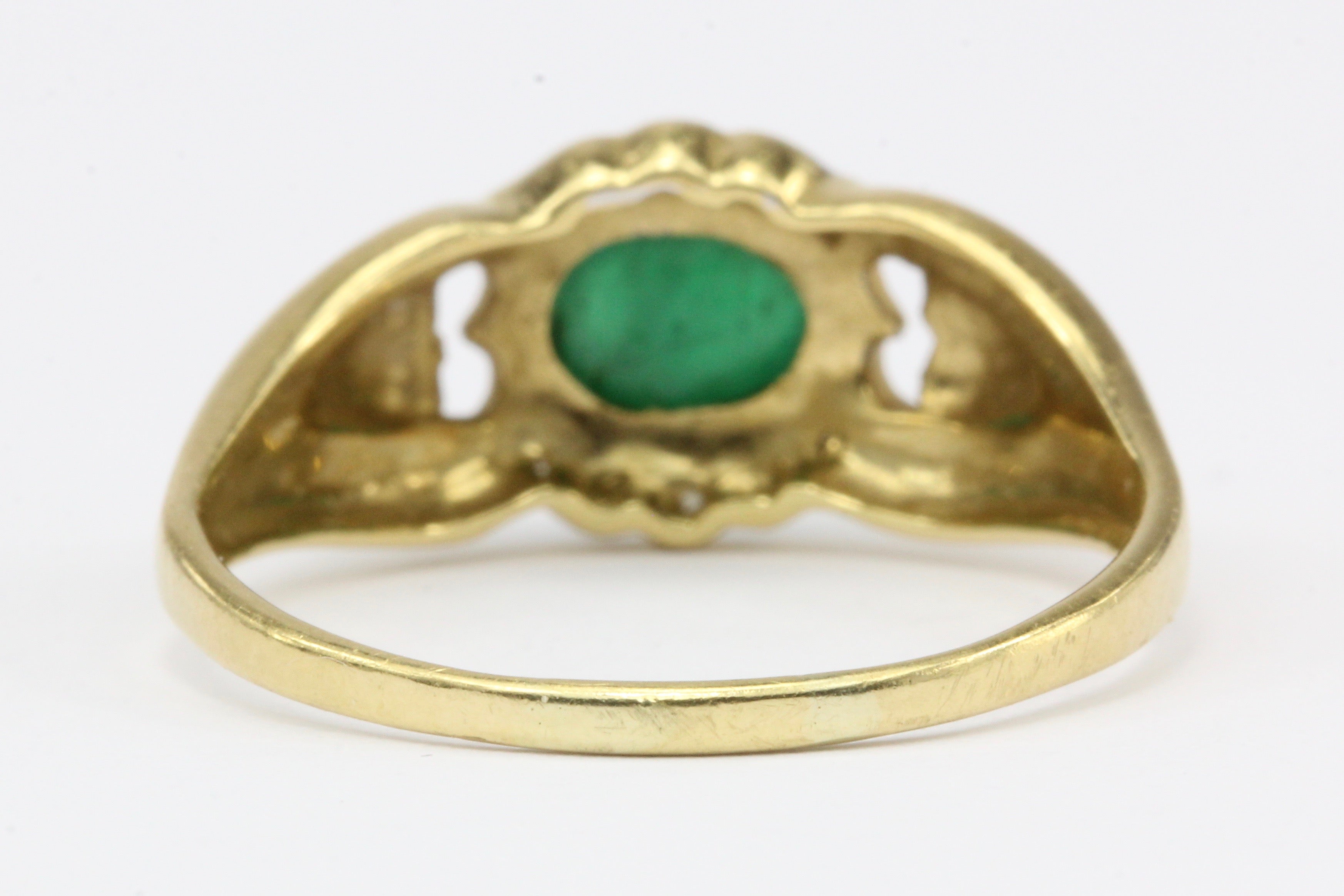 18K Yellow Gold Emerald and Diamond Ring with Heart Motif Size 8 - Queen May