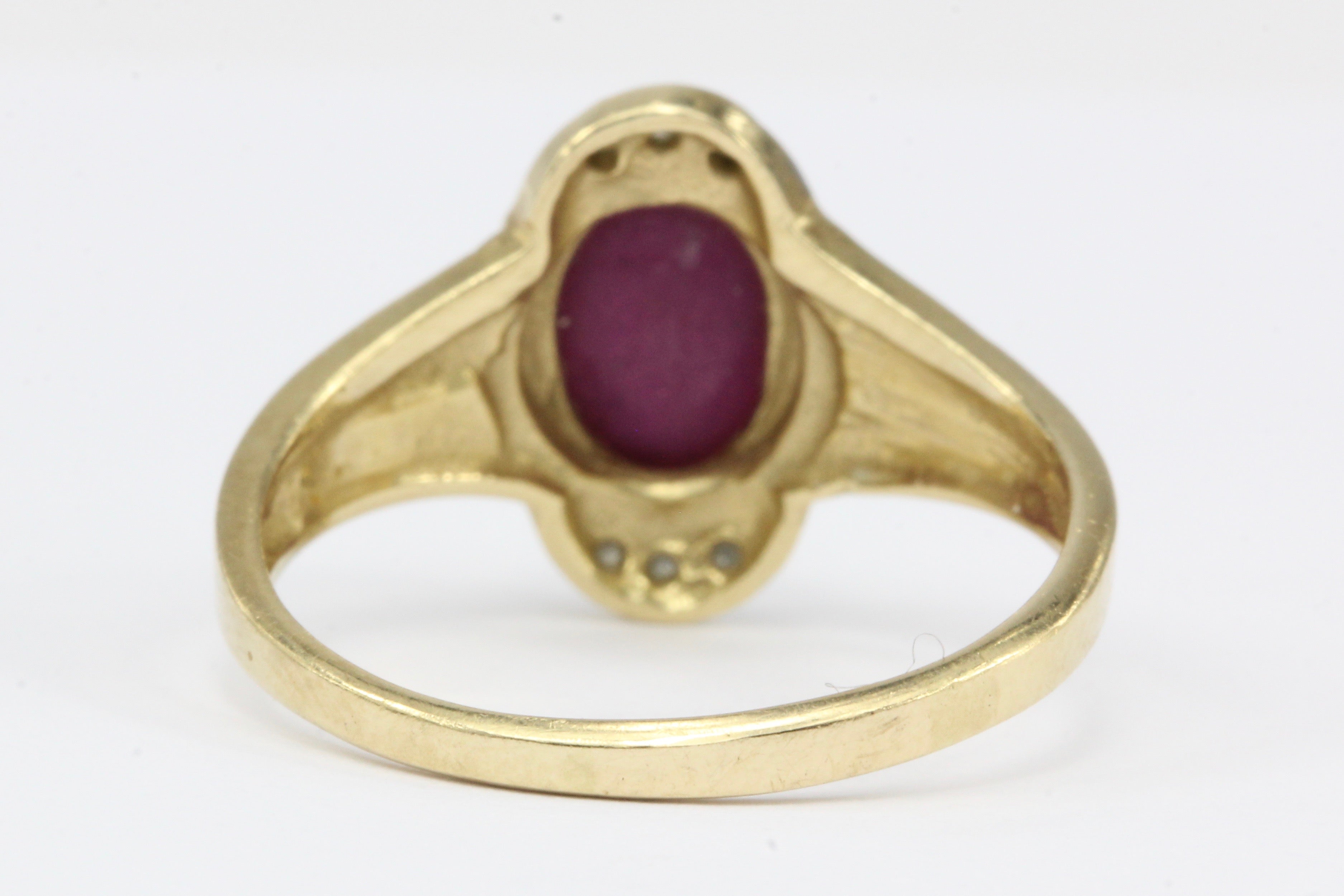 14K Yellow Gold 1.5 CT Natural Ruby Cabochon and Diamond Ring Size 7.75 - Queen May