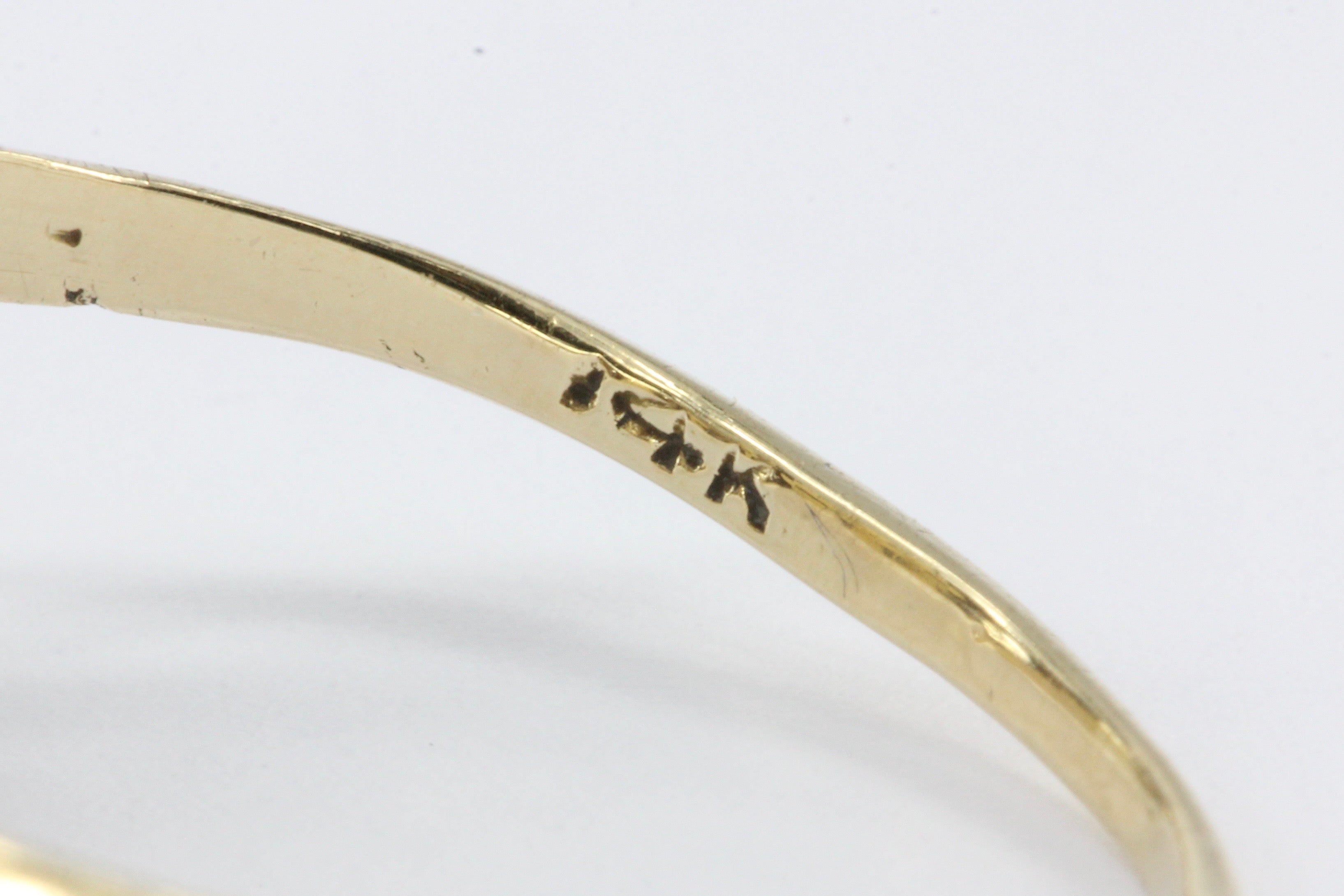 Retro 14K Yellow Gold Ornate Scroll Motif Ring Size 7.25 - Queen May