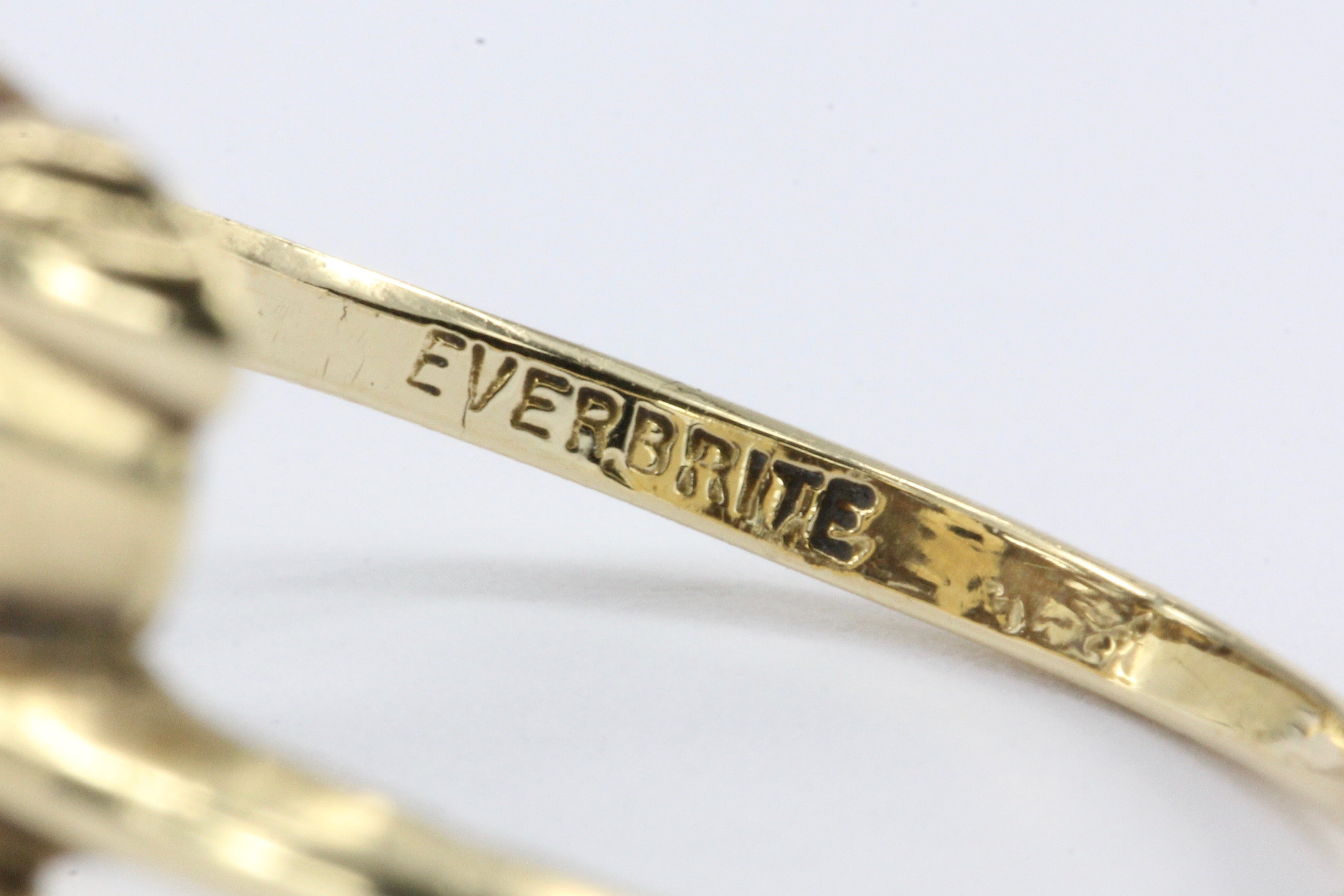 Retro 14K Yellow Gold Ornate Scroll Motif Ring Size 7.25 - Queen May