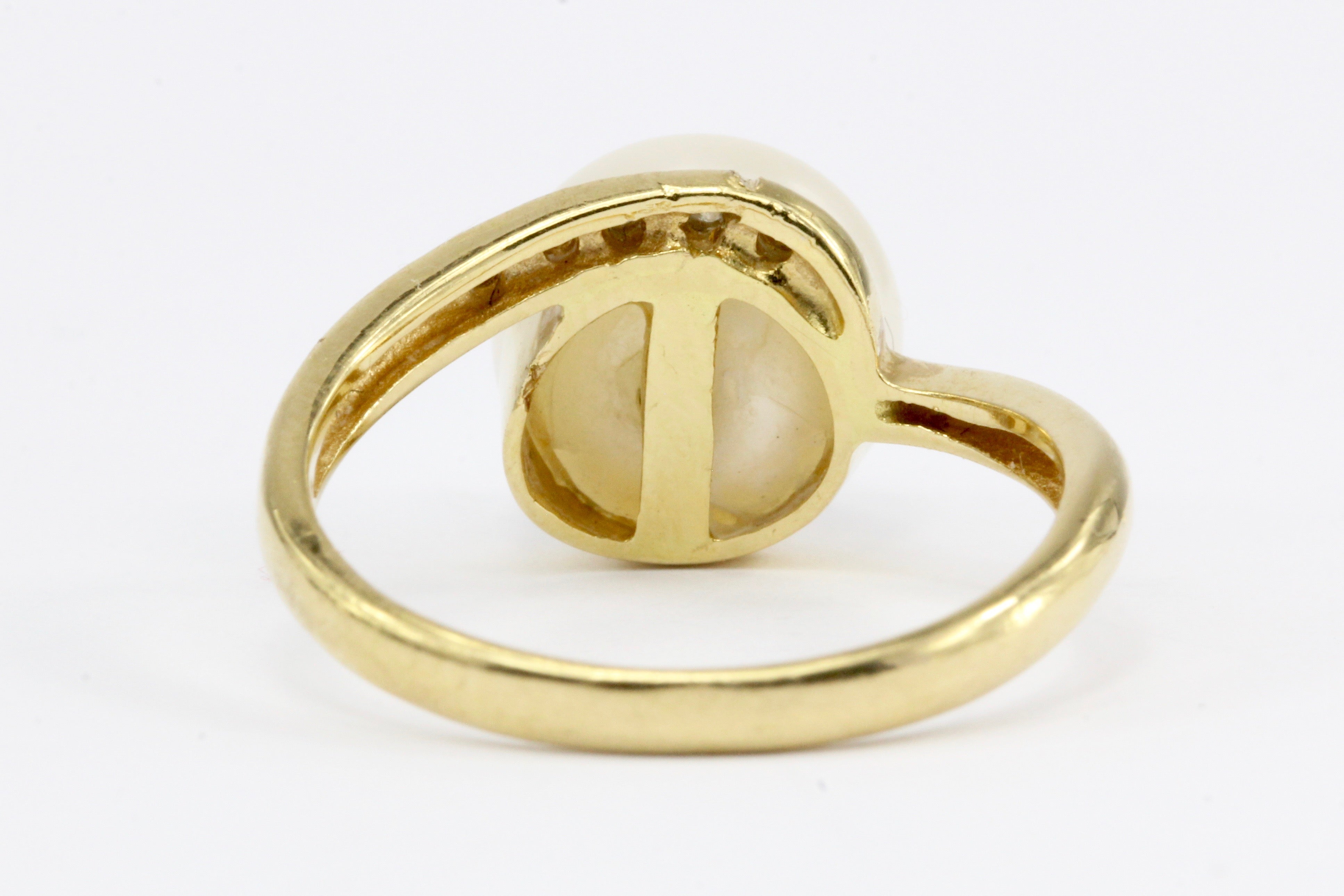 18K Yellow Gold 10mm Pearl and Diamond Ring Size 7 - Queen May