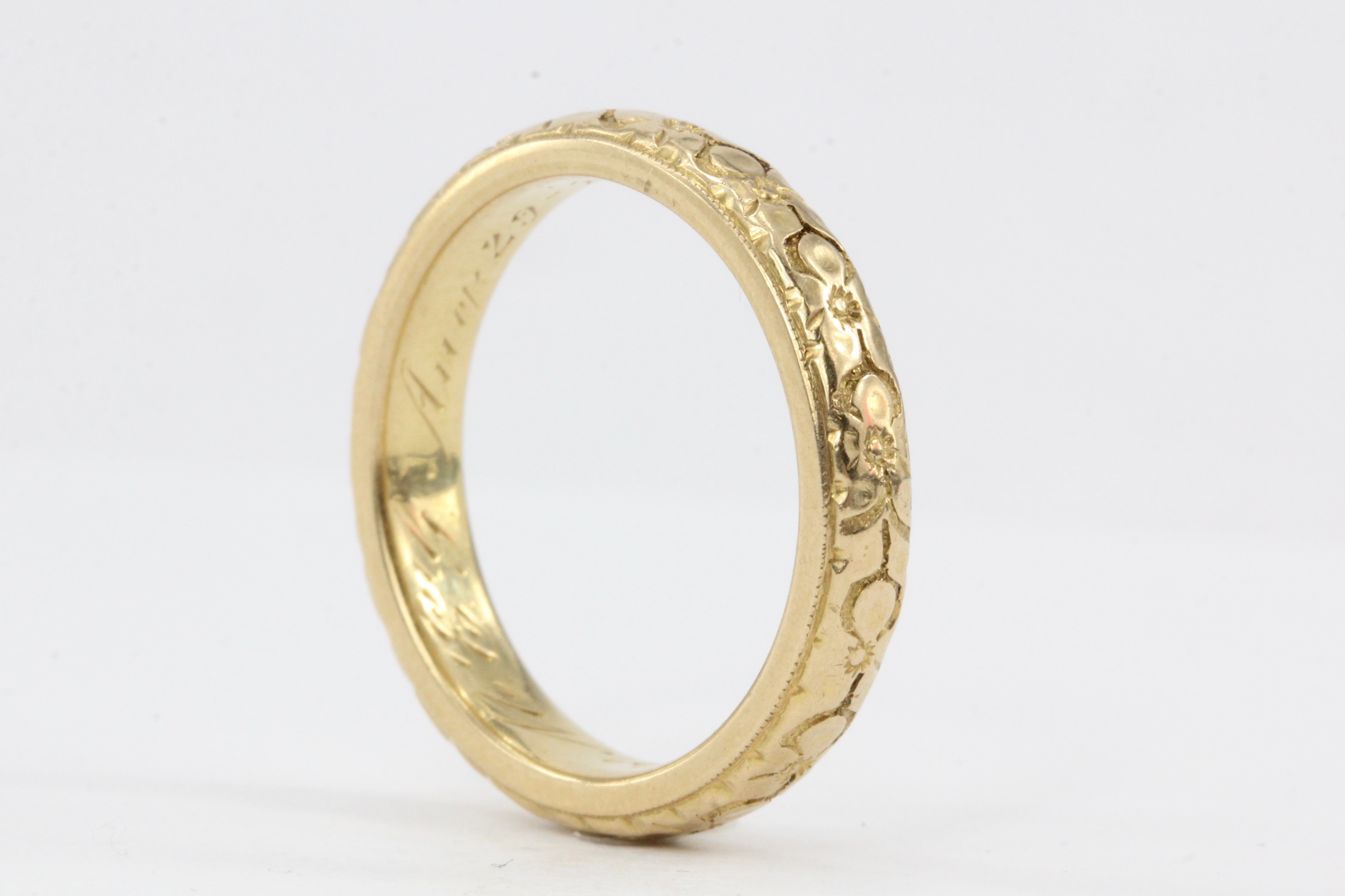 Victorian August 29, 1911 REED 18K Yellow Gold Wedding Band - Queen May