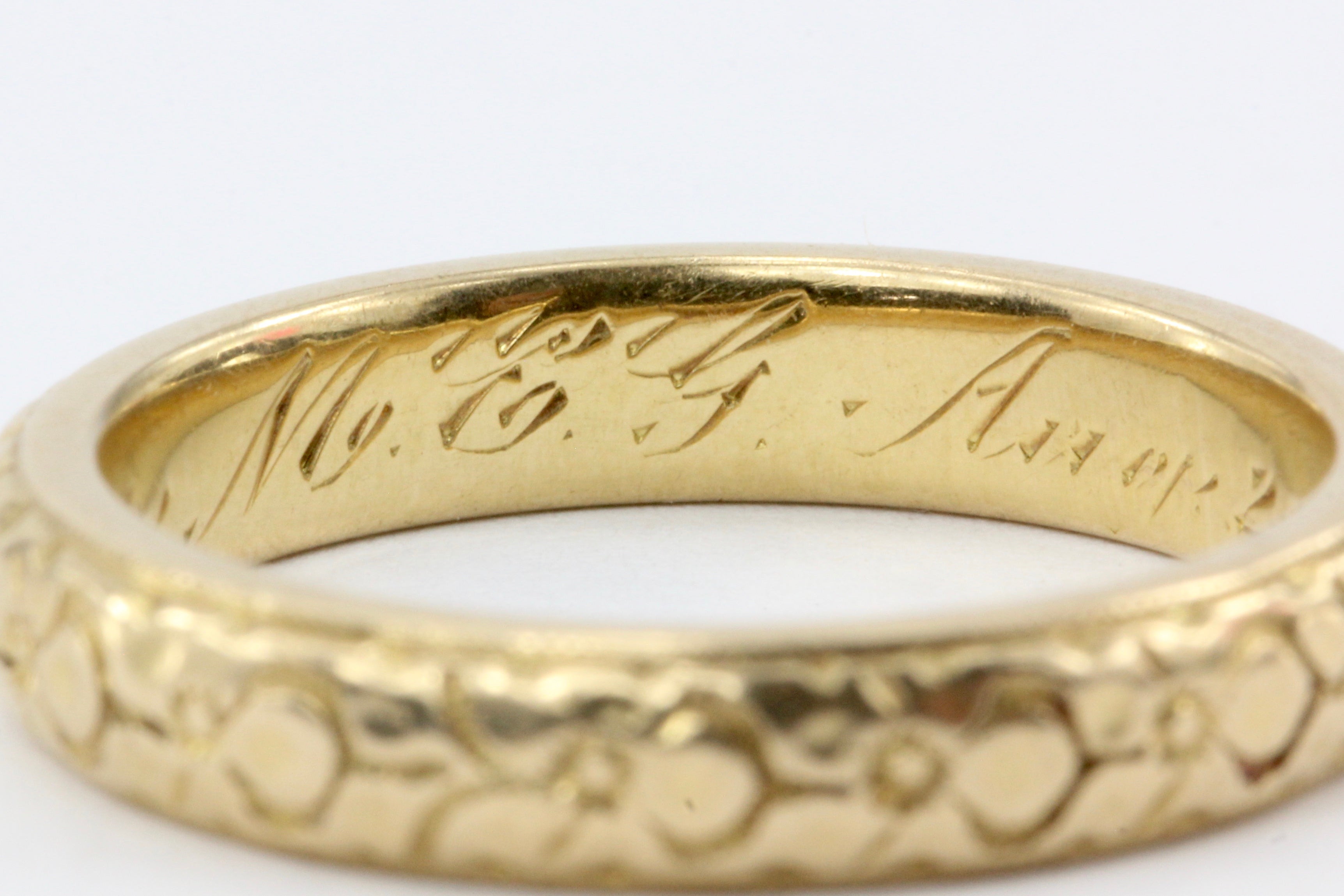 Victorian August 29, 1911 REED 18K Yellow Gold Wedding Band - Queen May