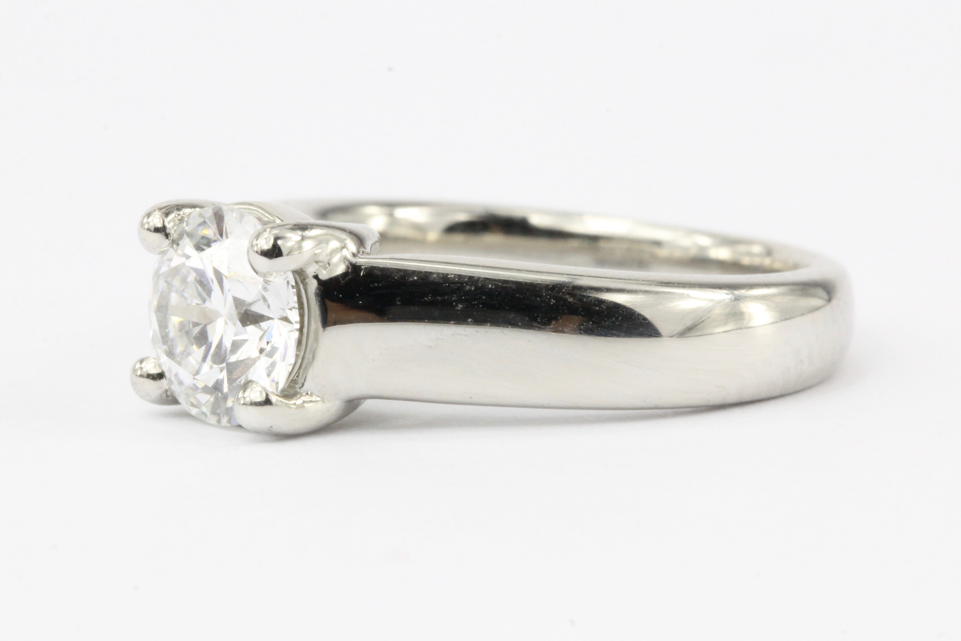 Platinum 1.12 Carat D/Vs2 Round Brilliant Diamond Solitaire Engagement Ring - Queen May
