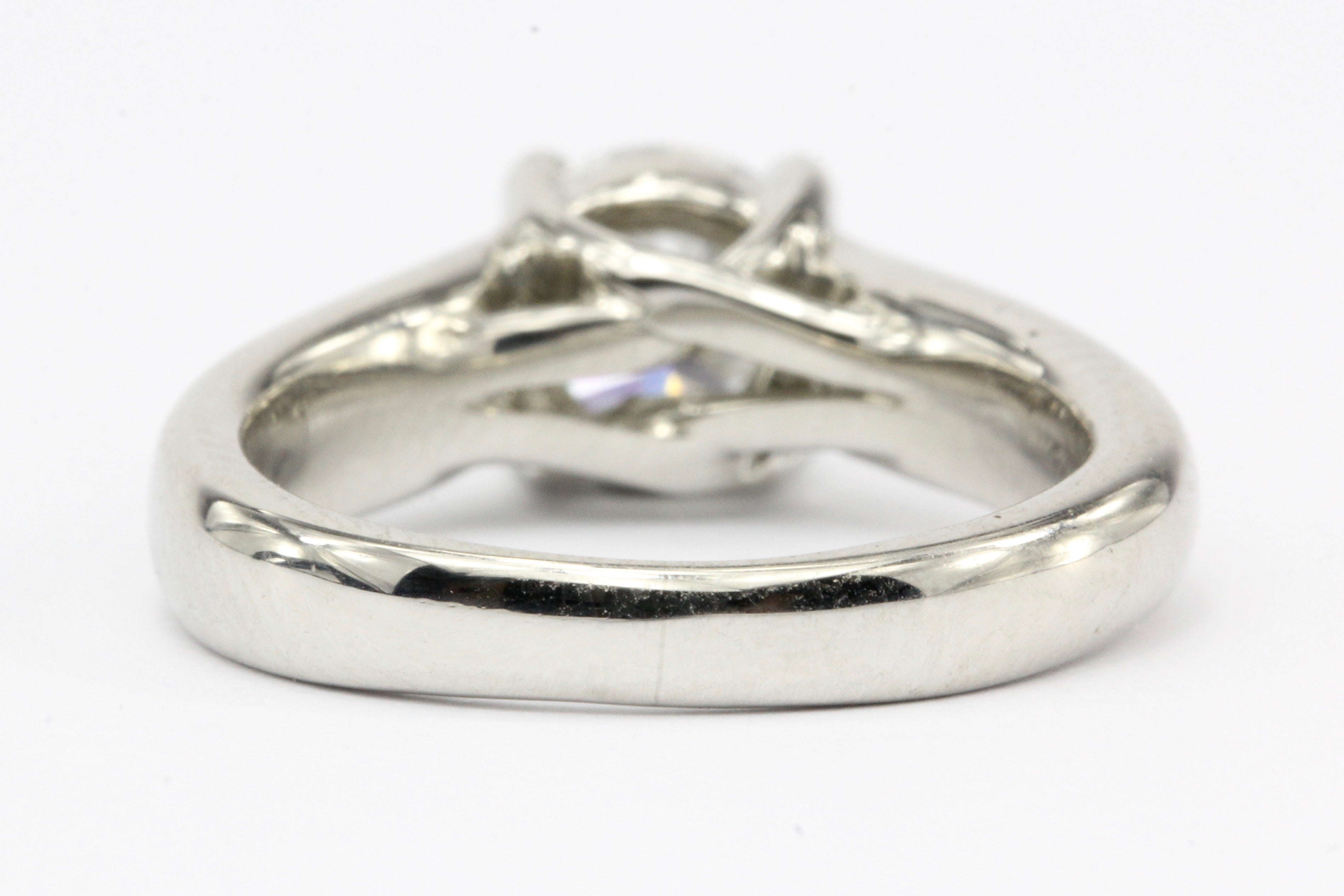 Platinum 1.12 Carat D/Vs2 Round Brilliant Diamond Solitaire Engagement Ring - Queen May