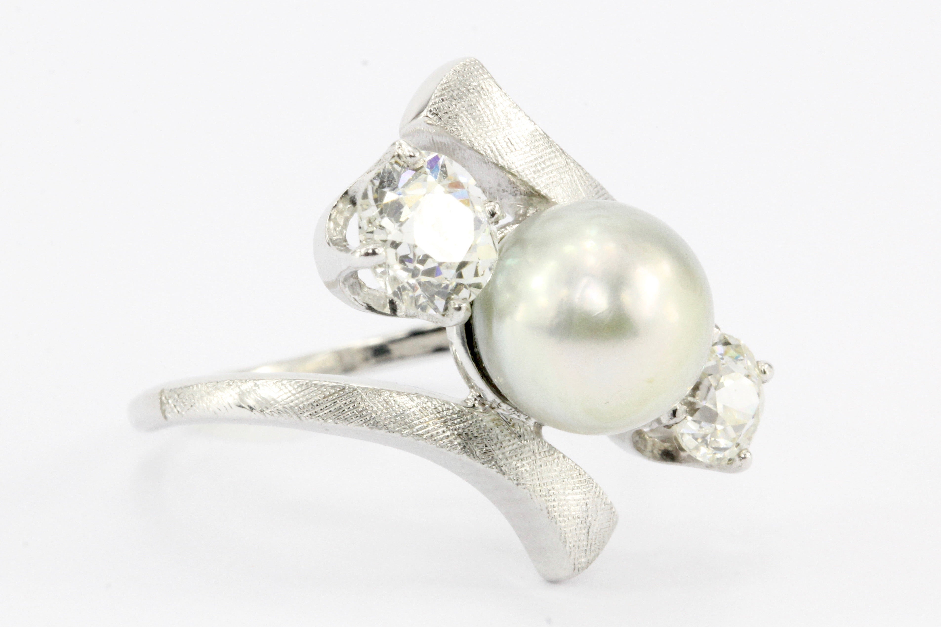 Retro 14K White Gold Old European Diamond & 8.6mm Silver Pearl Ring - Queen May