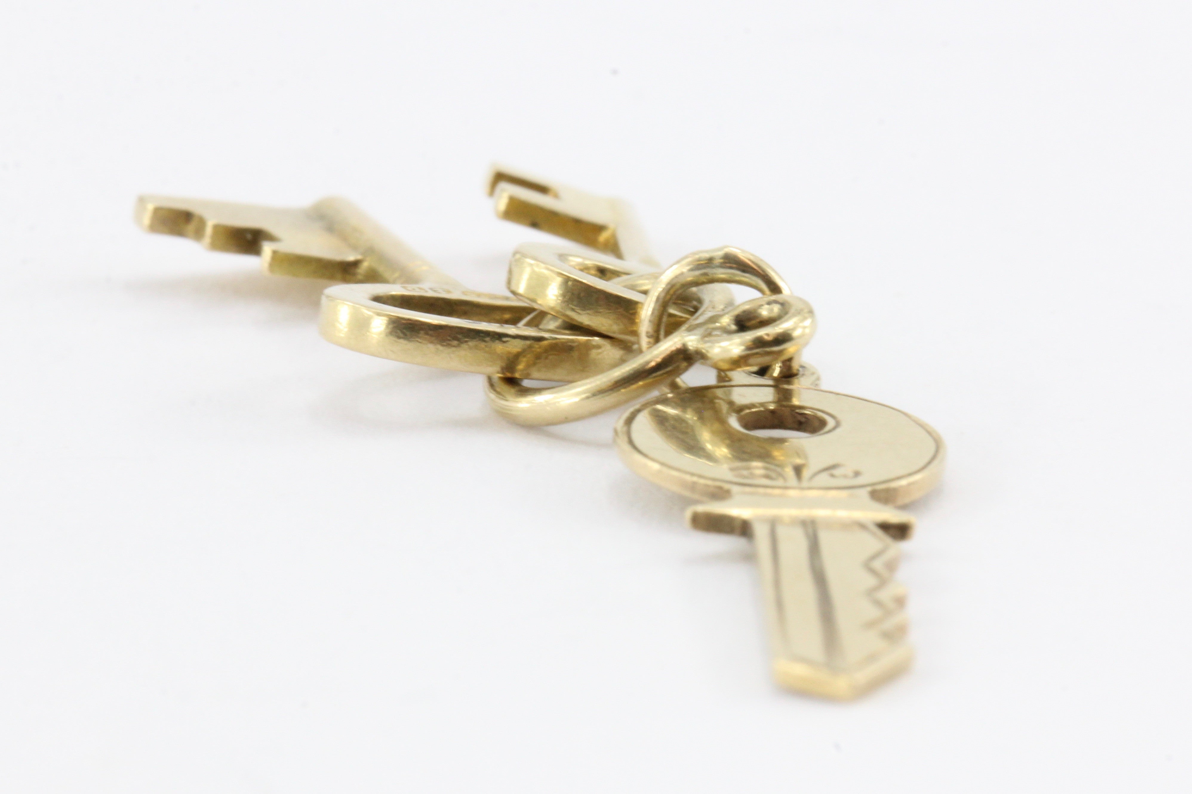 Vintage 9ct Gold English 3 Key Charm Pendant - Queen May