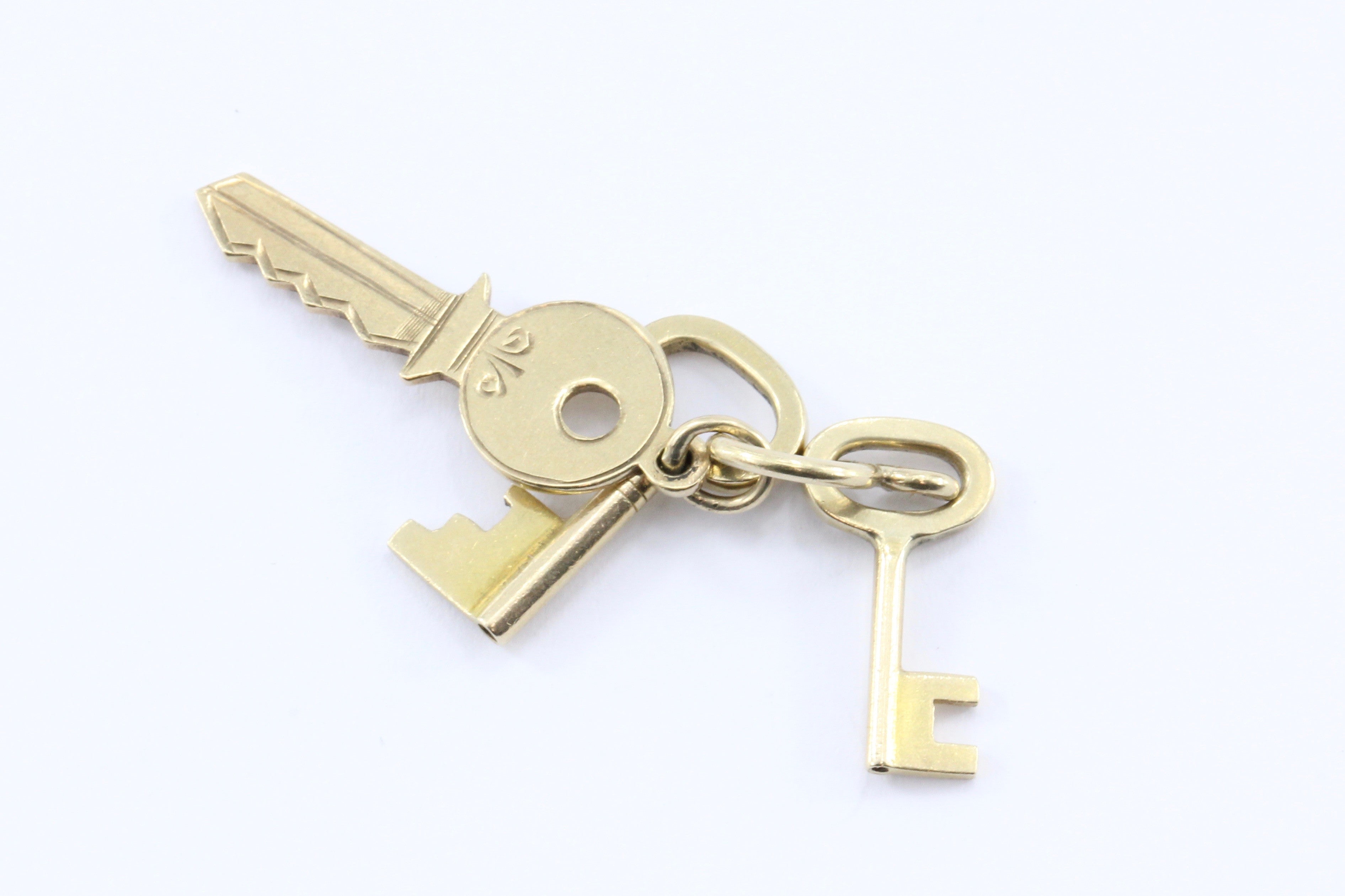 Vintage 9ct Gold English 3 Key Charm Pendant - Queen May