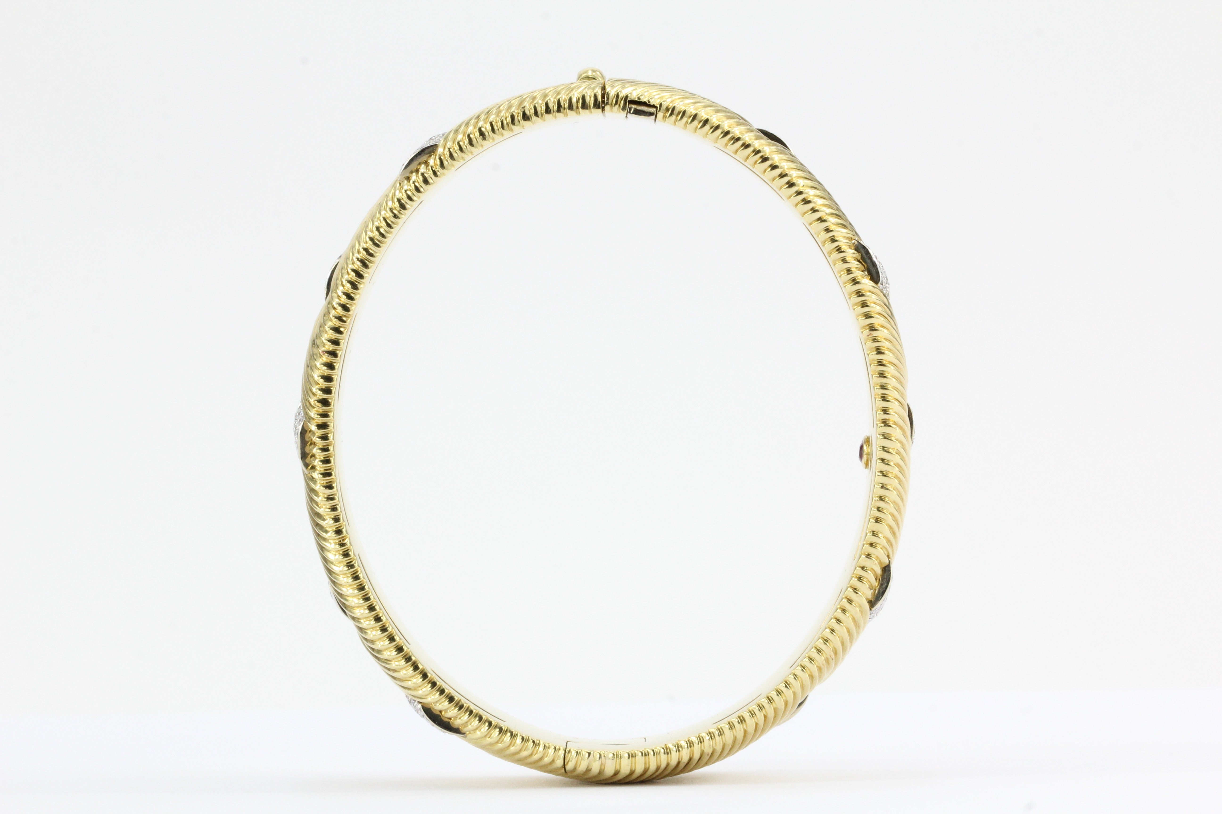 Roberto Coin Appassionata 18K Gold Diamond Bangle Bracelet - Queen May