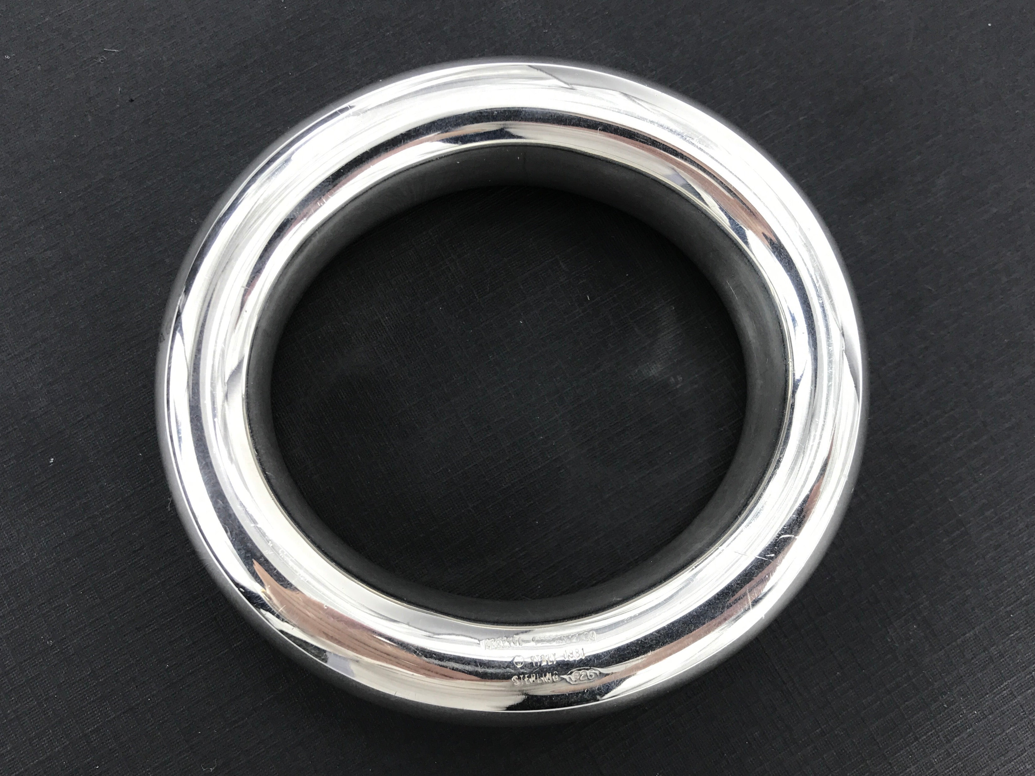 Tiffany & Co Elsa Peretti Sterling Silver Doughnut Bangle Bracelet c.1981 - Queen May