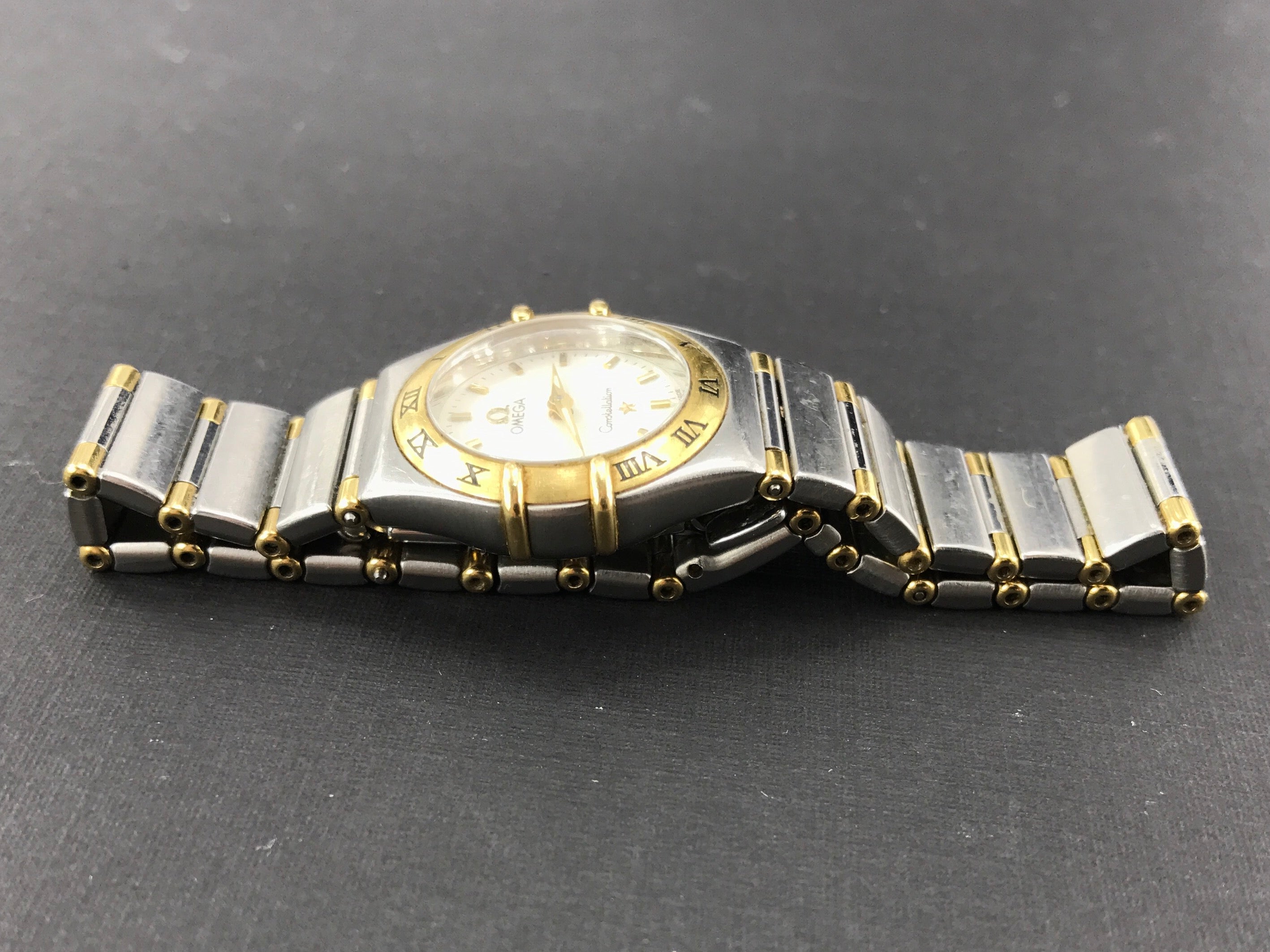 Omega Constellation Stainless Steel & 18K Gold Womens 25mm Watch c.1995 - Queen May