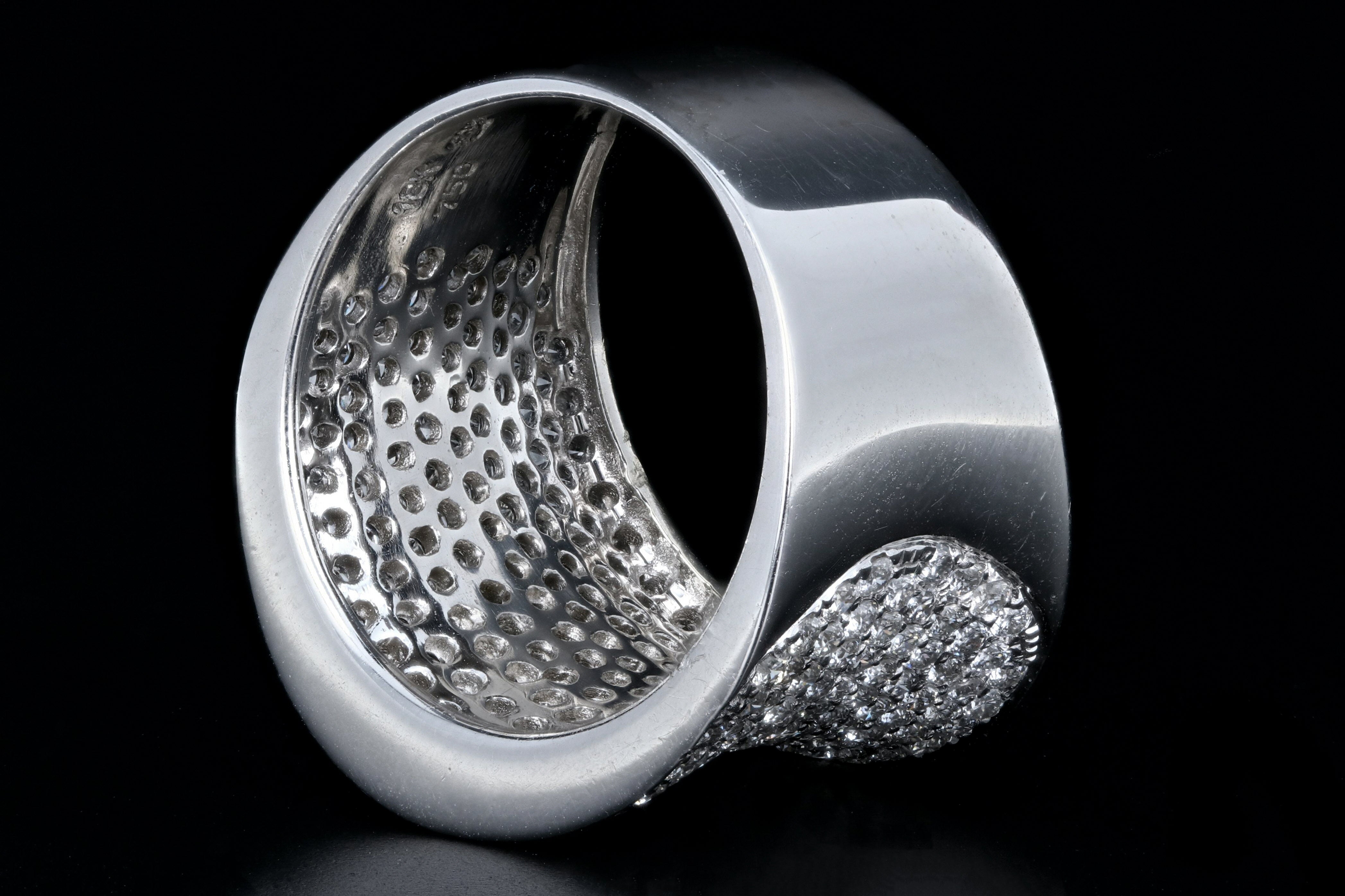 Modern 18K White Gold 2CTW Diamond Band - Queen May