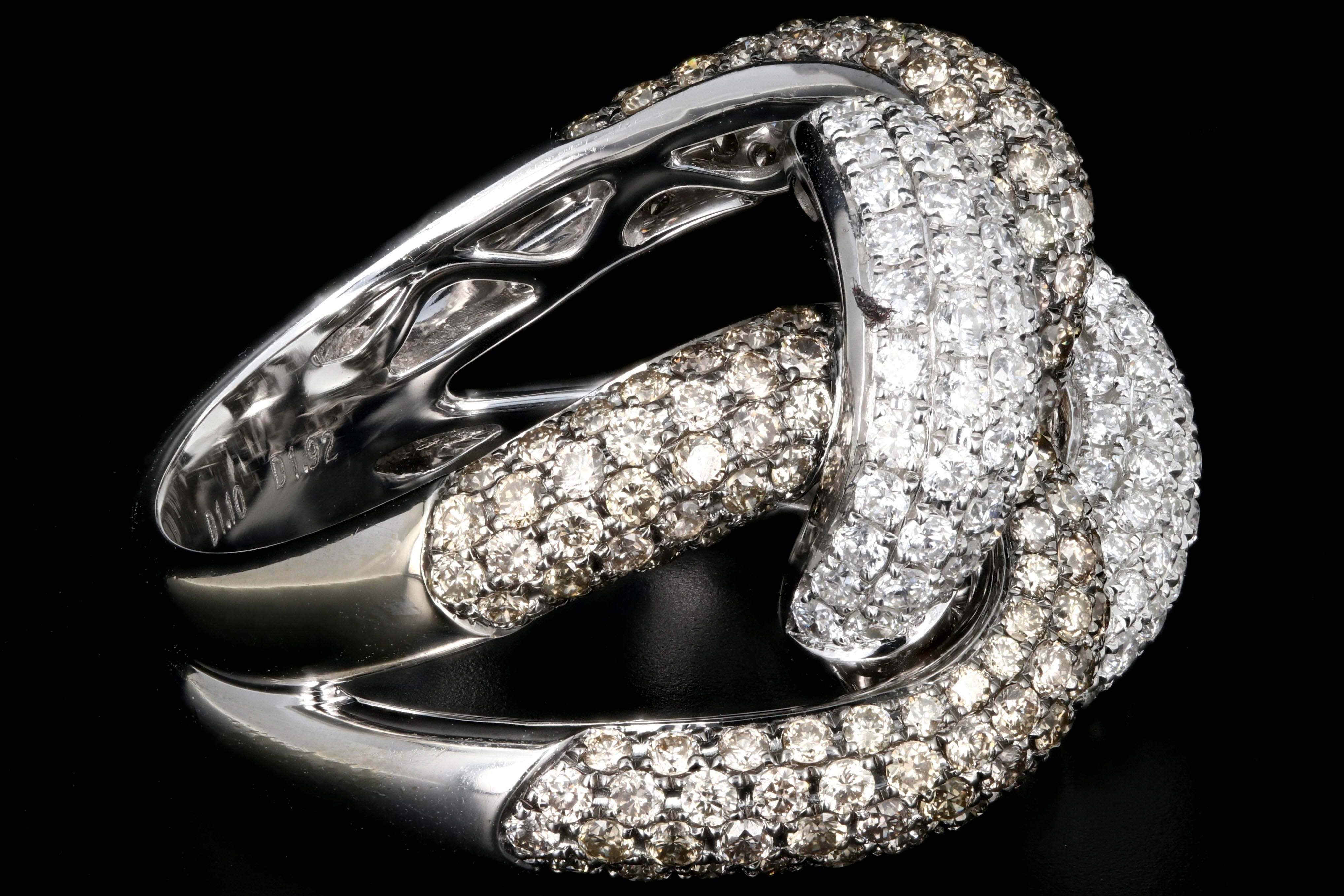 Modern 18K 3.02 Carat White and Champagne Diamond Ring - Queen May