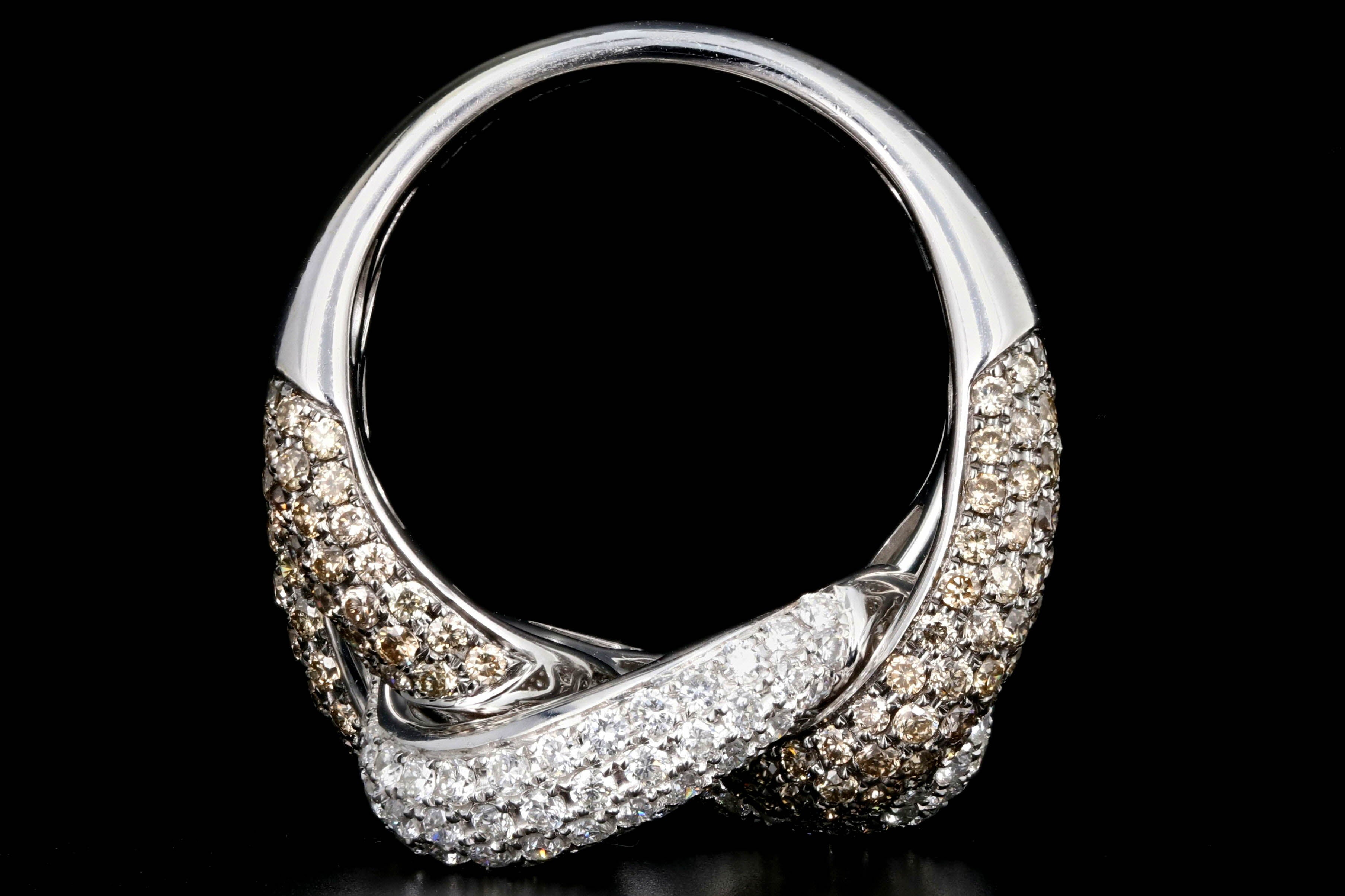 Modern 18K 3.02 Carat White and Champagne Diamond Ring - Queen May