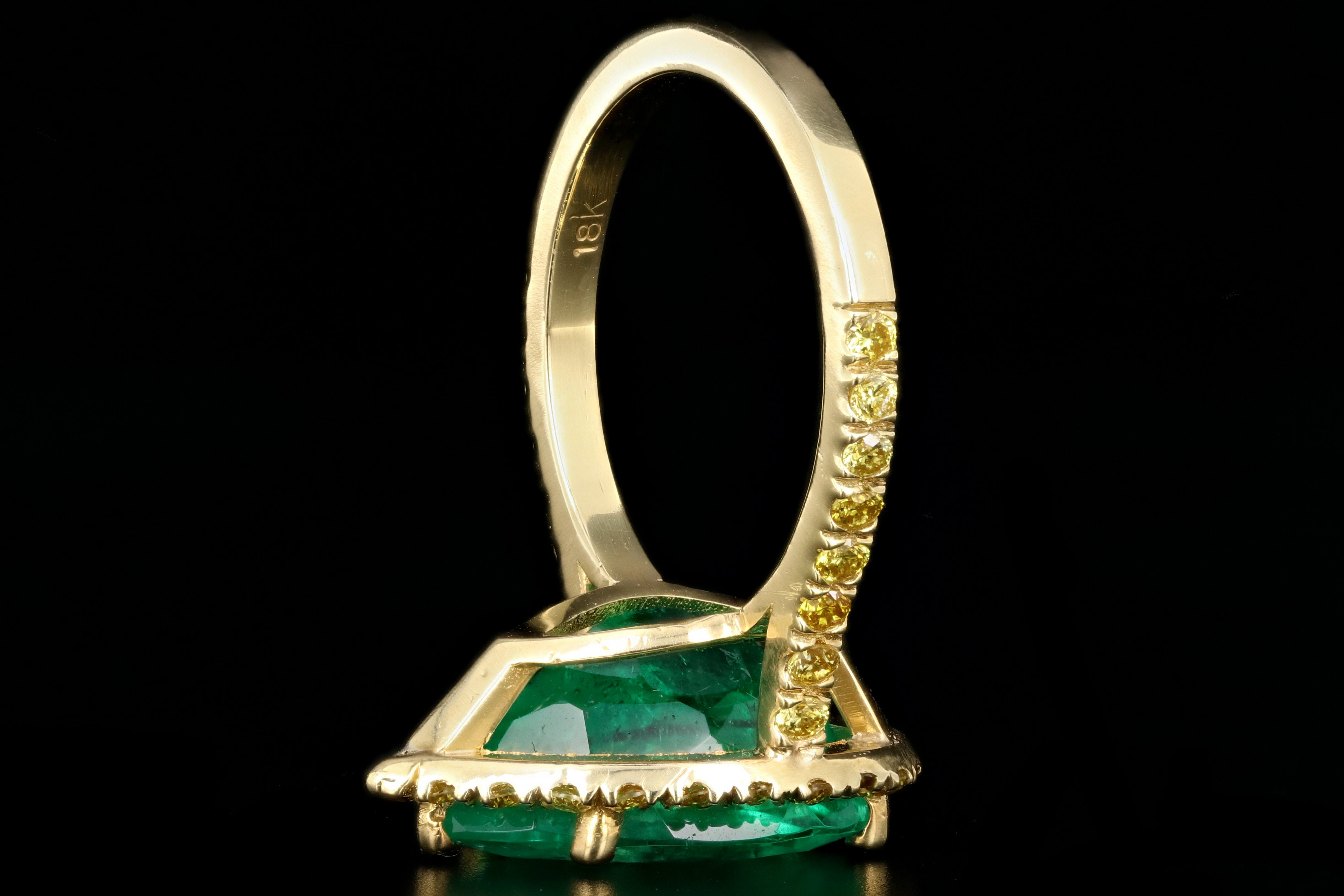 New 18k Yellow Gold 5.92 Carat Colombian Emerald and Vivid Yellow Diamond Ring - Queen May
