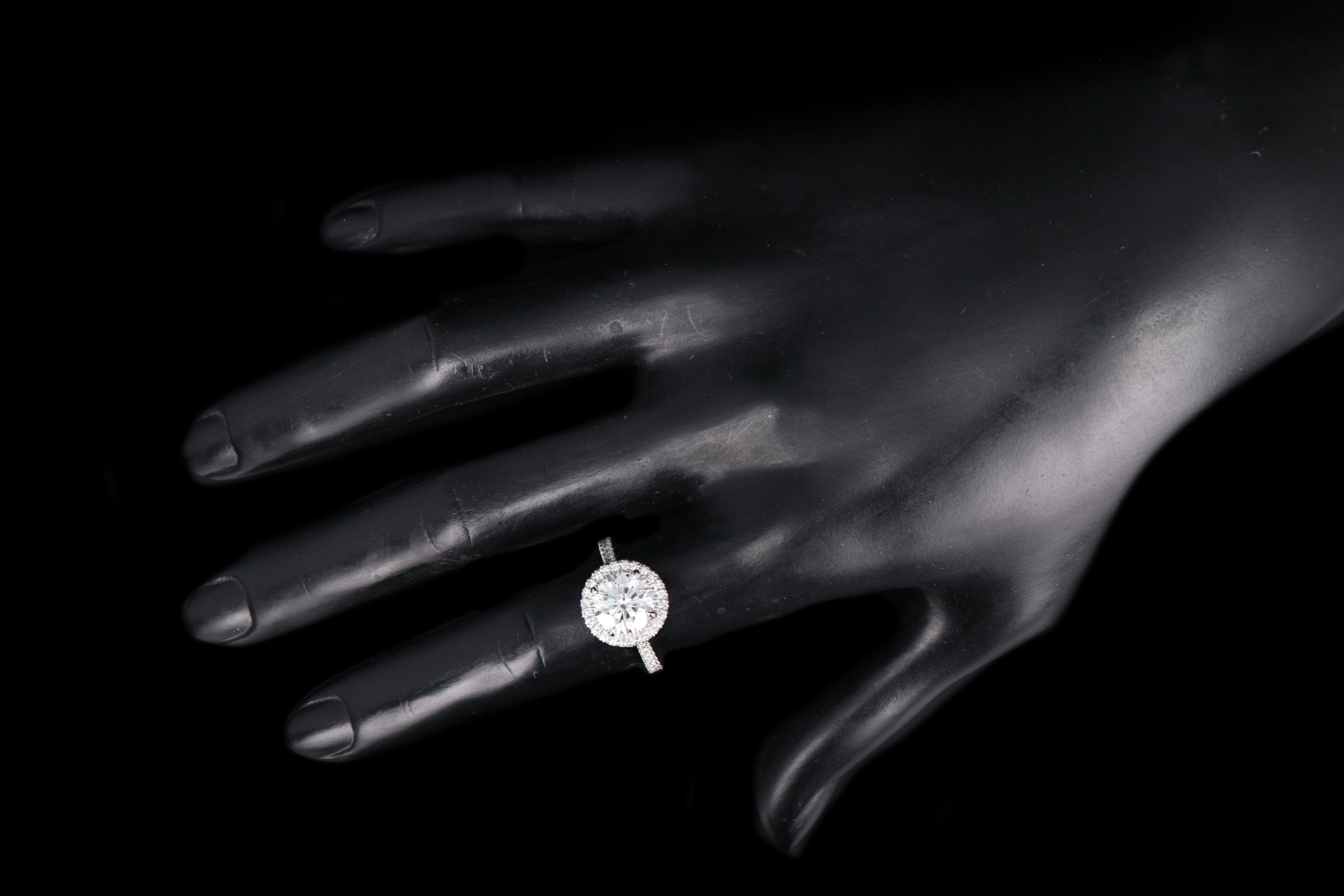 New Platinum 2.29 Carat Round Brilliant Cut Diamond Engagement Ring GIA Certified - Queen May
