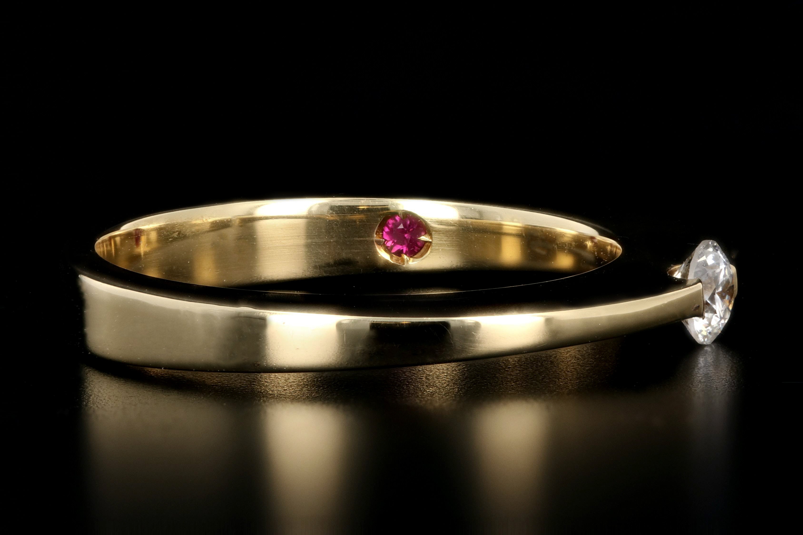 Modern Roberto Coin 18K Yellow .15 Carat Diamond Ring - Queen May