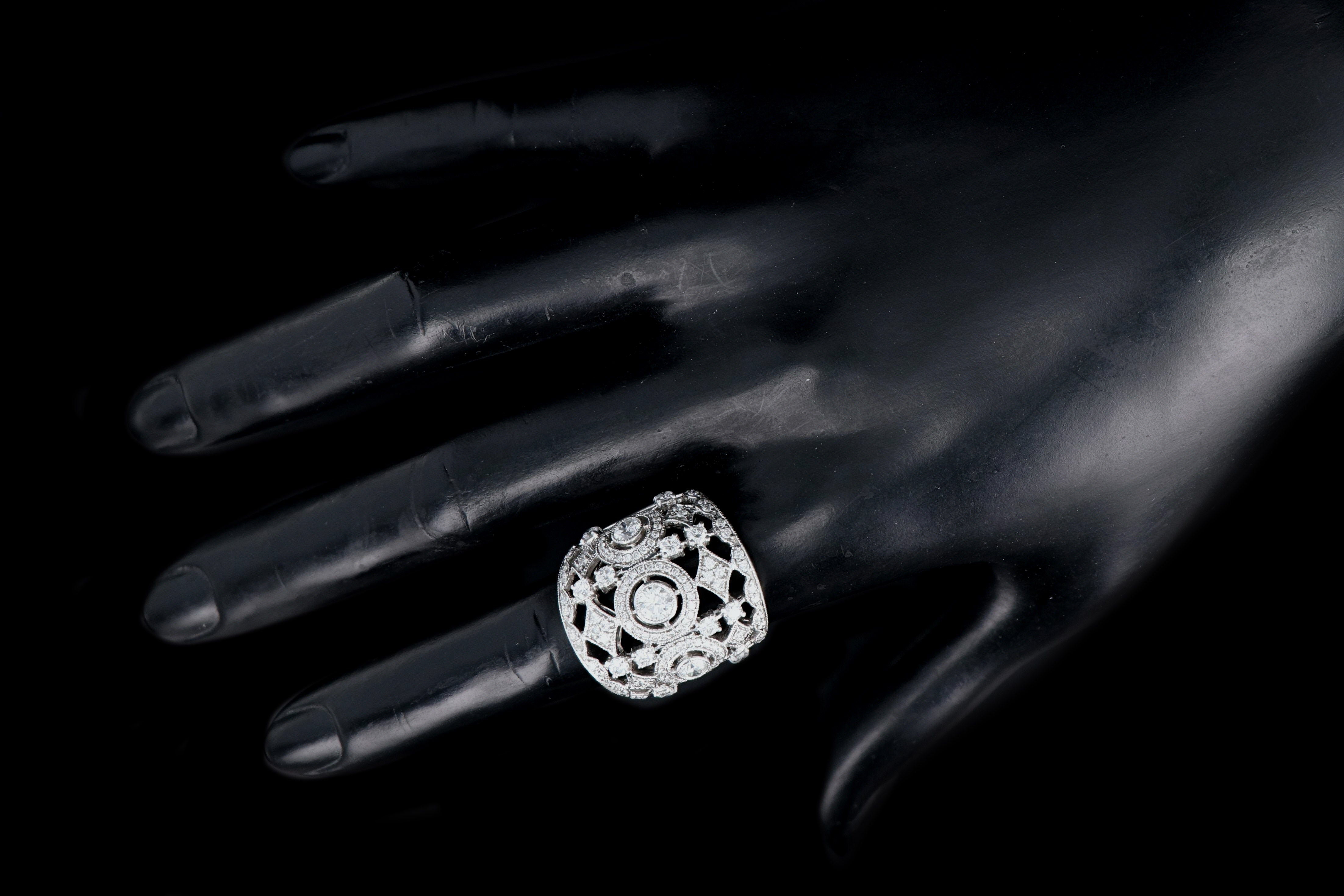 Modern 18K White Gold 1.4 Carat Round Brilliant Cut Diamond Cocktail Ring - Queen May