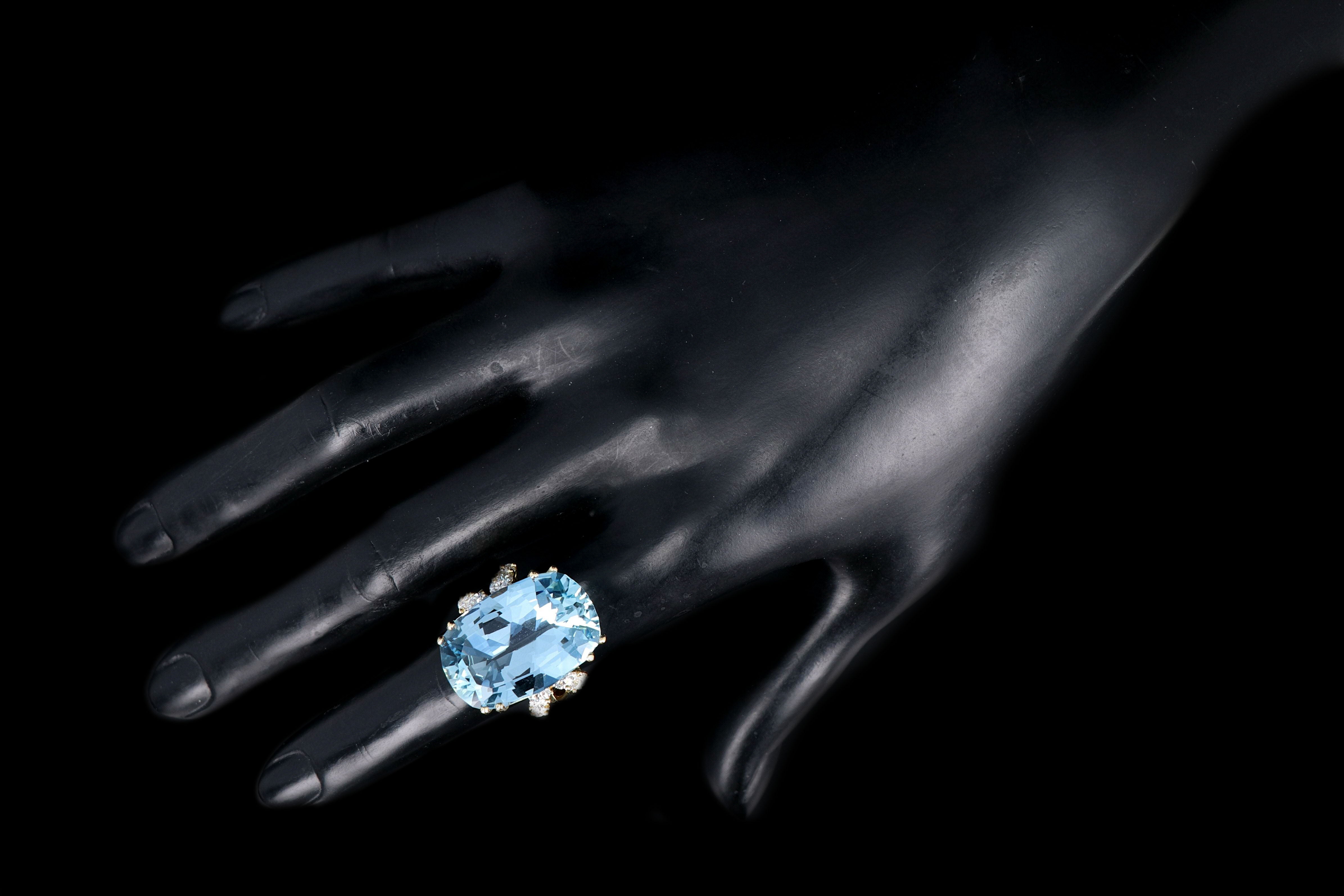 Signed Kurt Wayne 18K Yellow Gold 21 Carat Aquamarine and Diamond Ring Cocktail Ring - Queen May