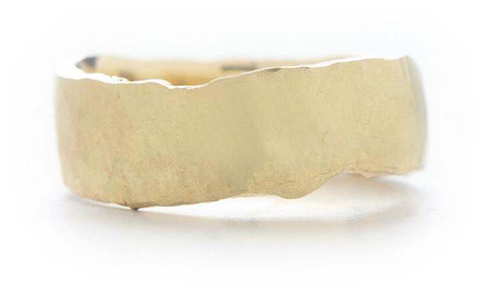 Men's 18K Yellow Gold Rustic 6mm Band Size 9.75 - Queen May