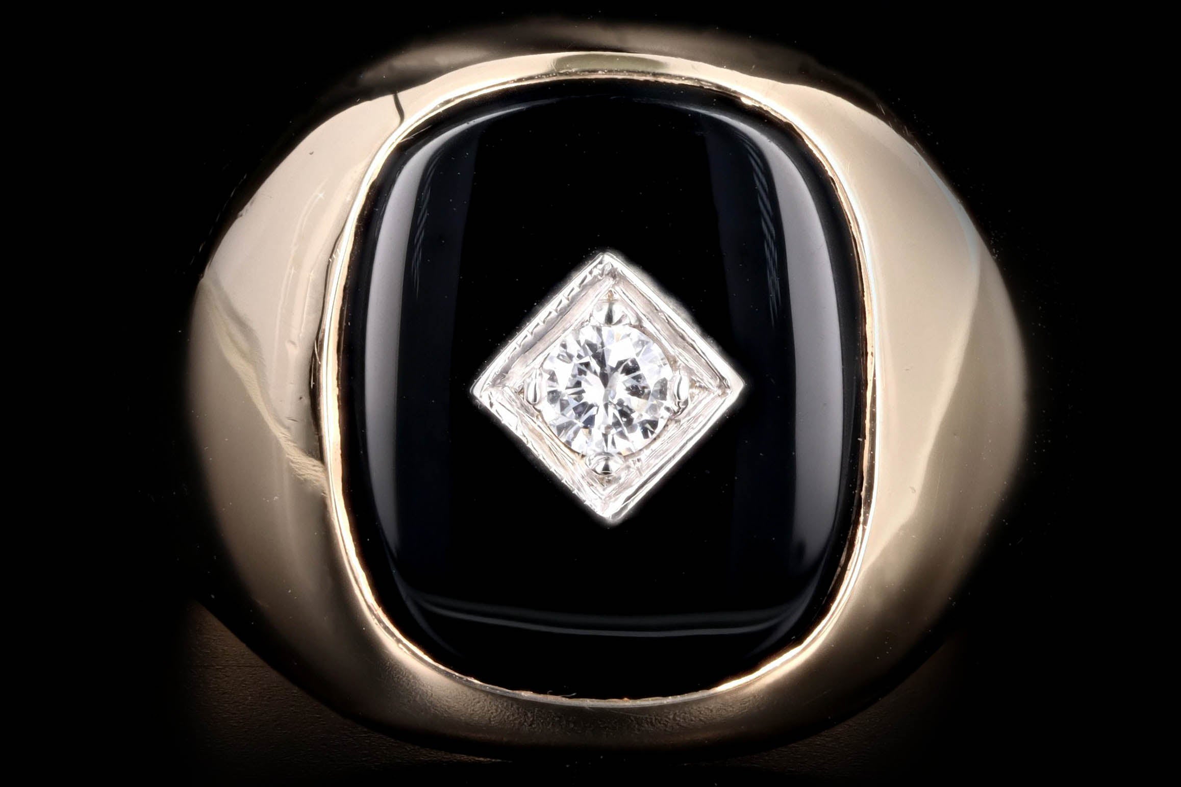 Vintage 14K Yellow Gold Black Onyx & Round Diamond Mens Ring - Queen May