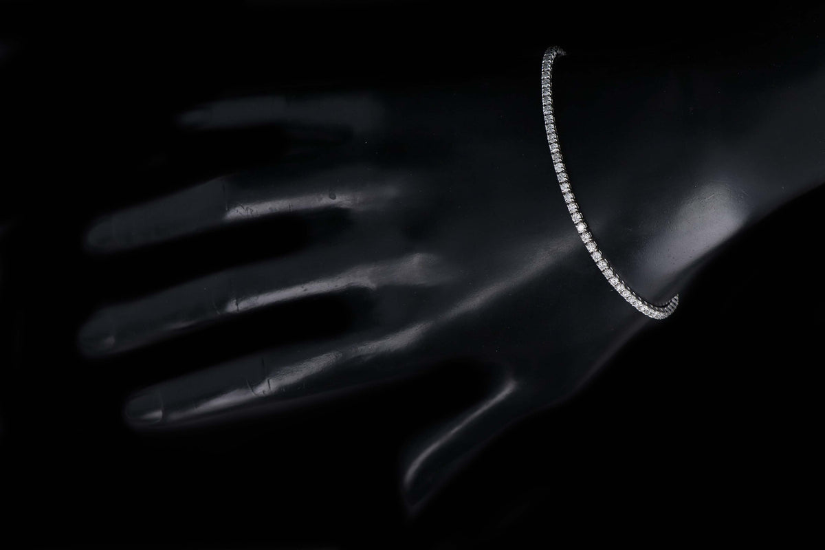 14K White Gold 2.45 Carat Total Weight Round Brilliant Cut Diamond Tennis Bracelet - Queen May
