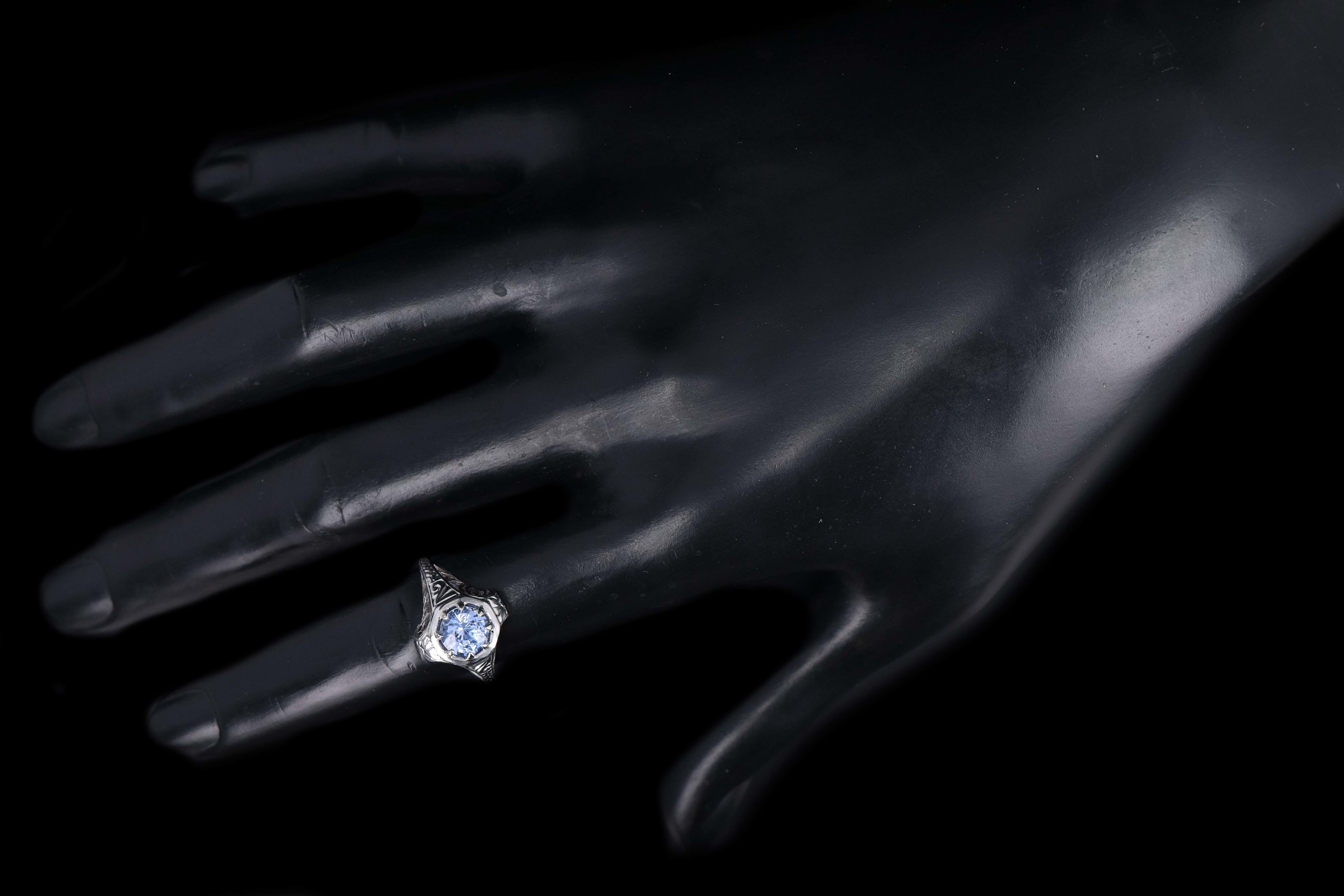 Art Deco Platinum 1.26 Carat Natural Sapphire Ring - Queen May
