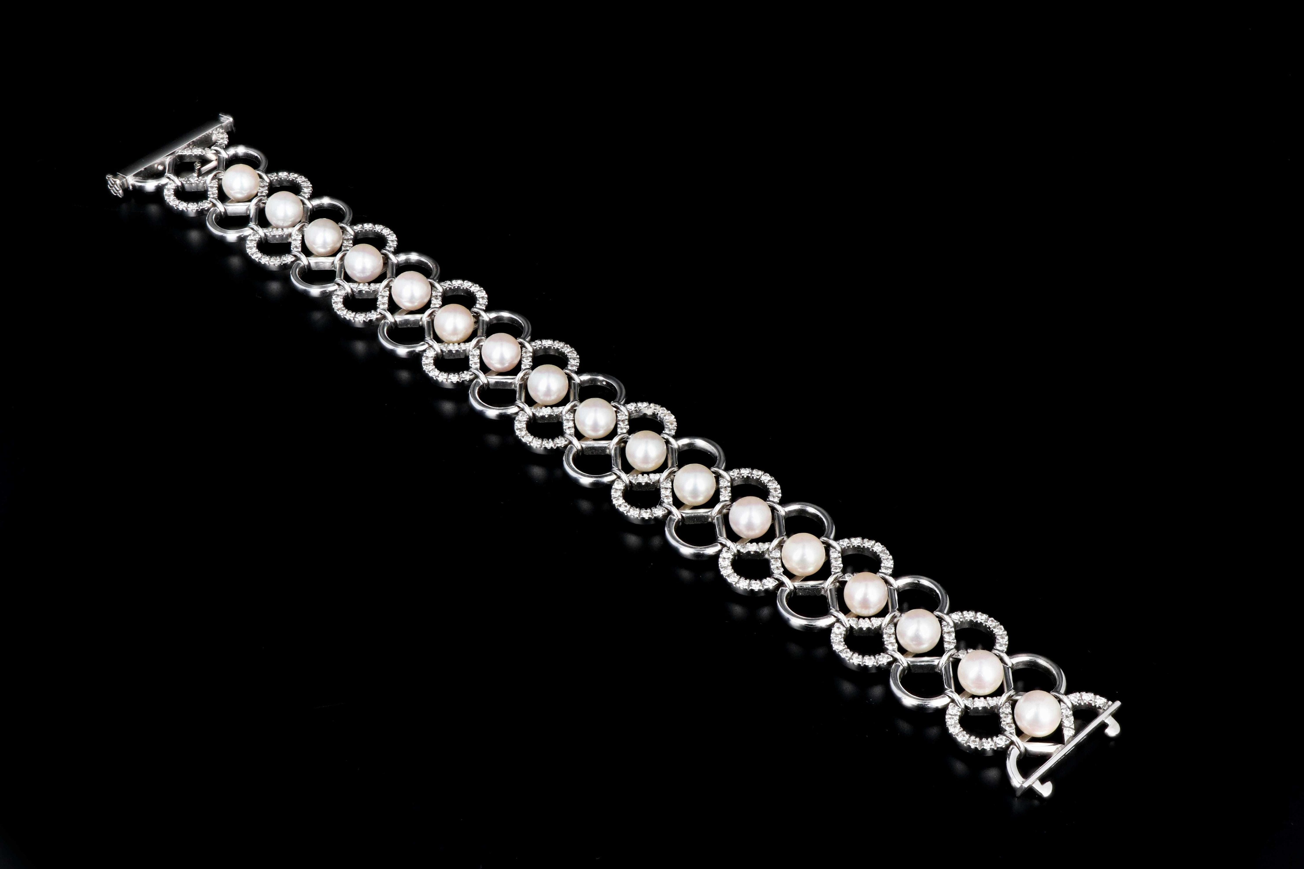 Modern 18K White Gold 6MM Pearl and Diamond Bracelet - Queen May